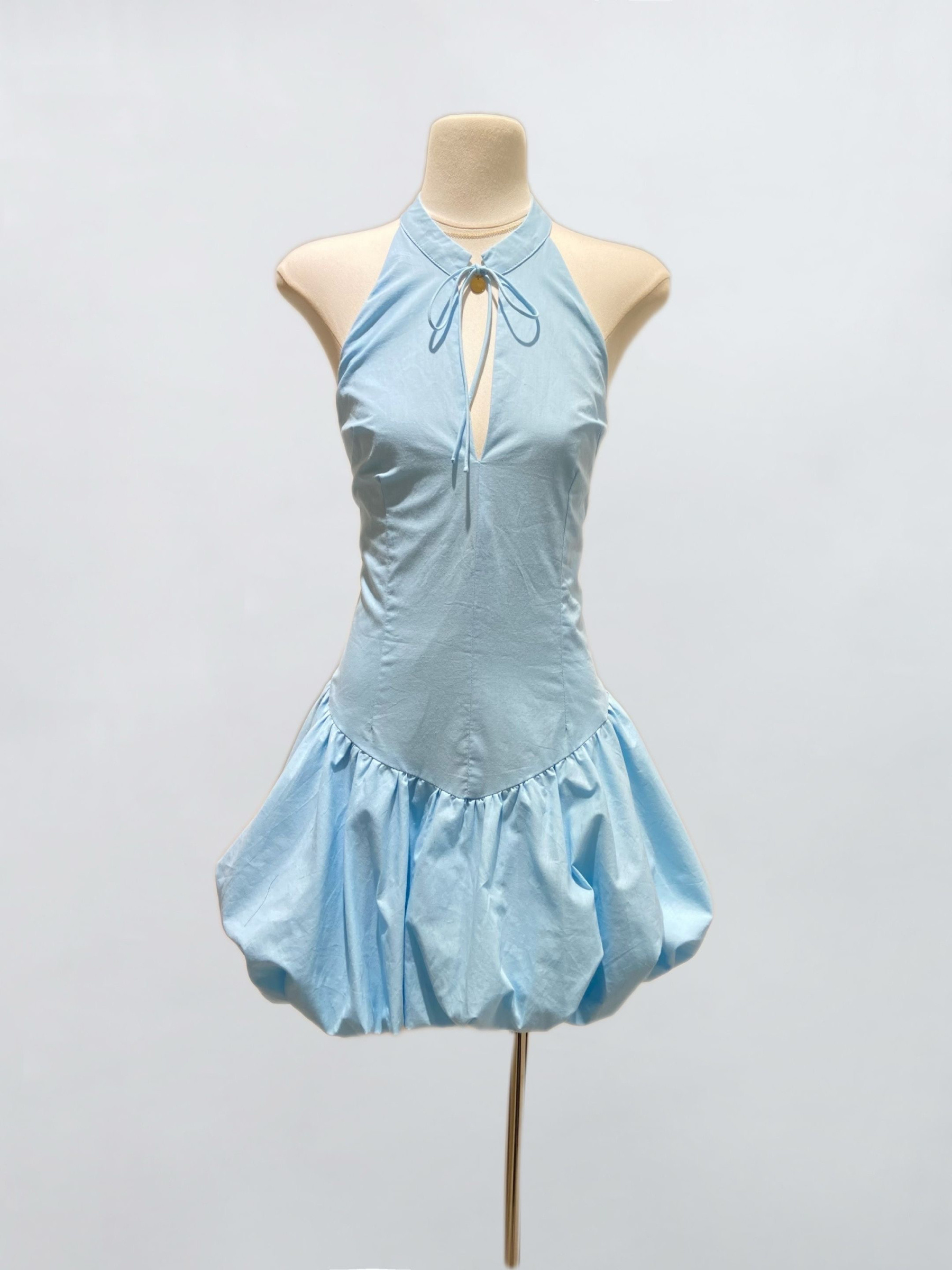 Grossista IVIVI - ABITO CORTO BLU CON COLLO ALL'AMERICANA, GONNA A PALLONCINO VOLUMINOSA