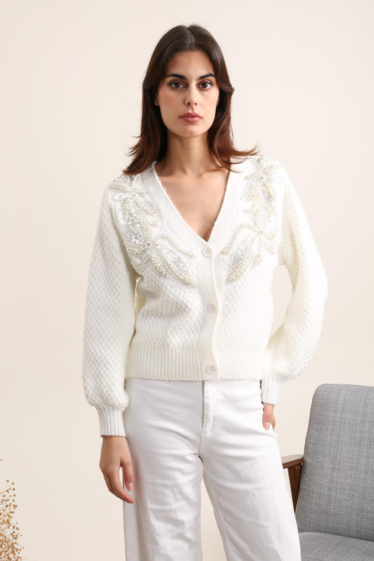 Grossiste J&H Fashion - Cardigan / Veste en maille tricoté avec strasses perles en forme d'ailes