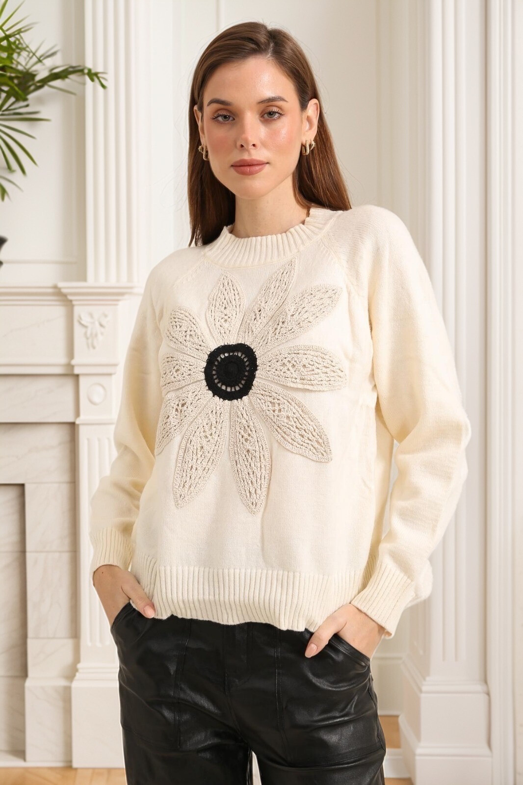 Mayorista J&H Fashion - Jersey de punto oversize con flor de crochet en relieve 3d