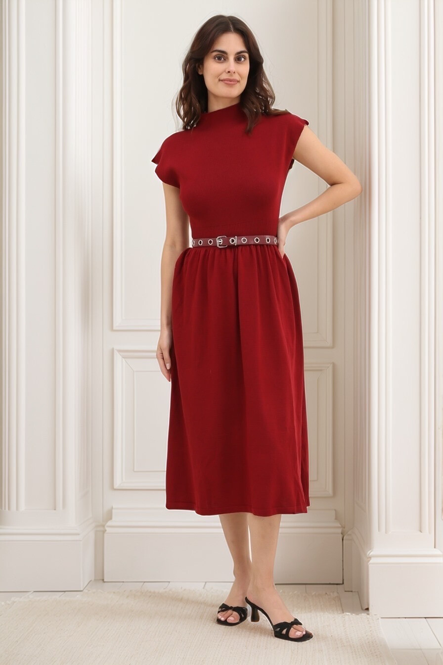 Grossista J&H Fashion - Abito lungo in maglia svasato con cintura integrata