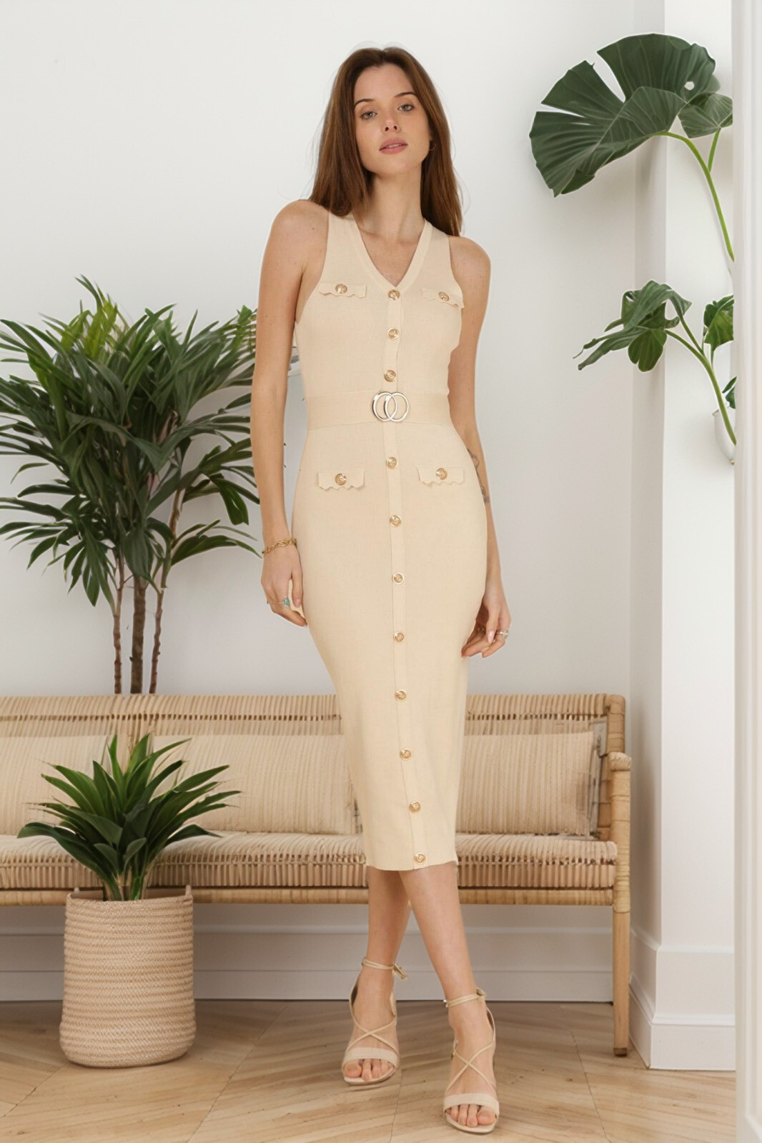 Großhändler J&H Fashion - Strickkleid mit goldener Knopf- und Schlaufe ärmellos schick elegant