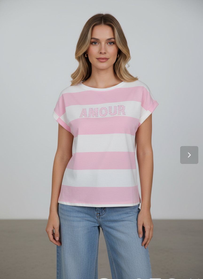 Mayorista J&H Fashion - Camiseta a rayas con mangas cortas con vuelta y la inscripción «AMOR» en el pecho.