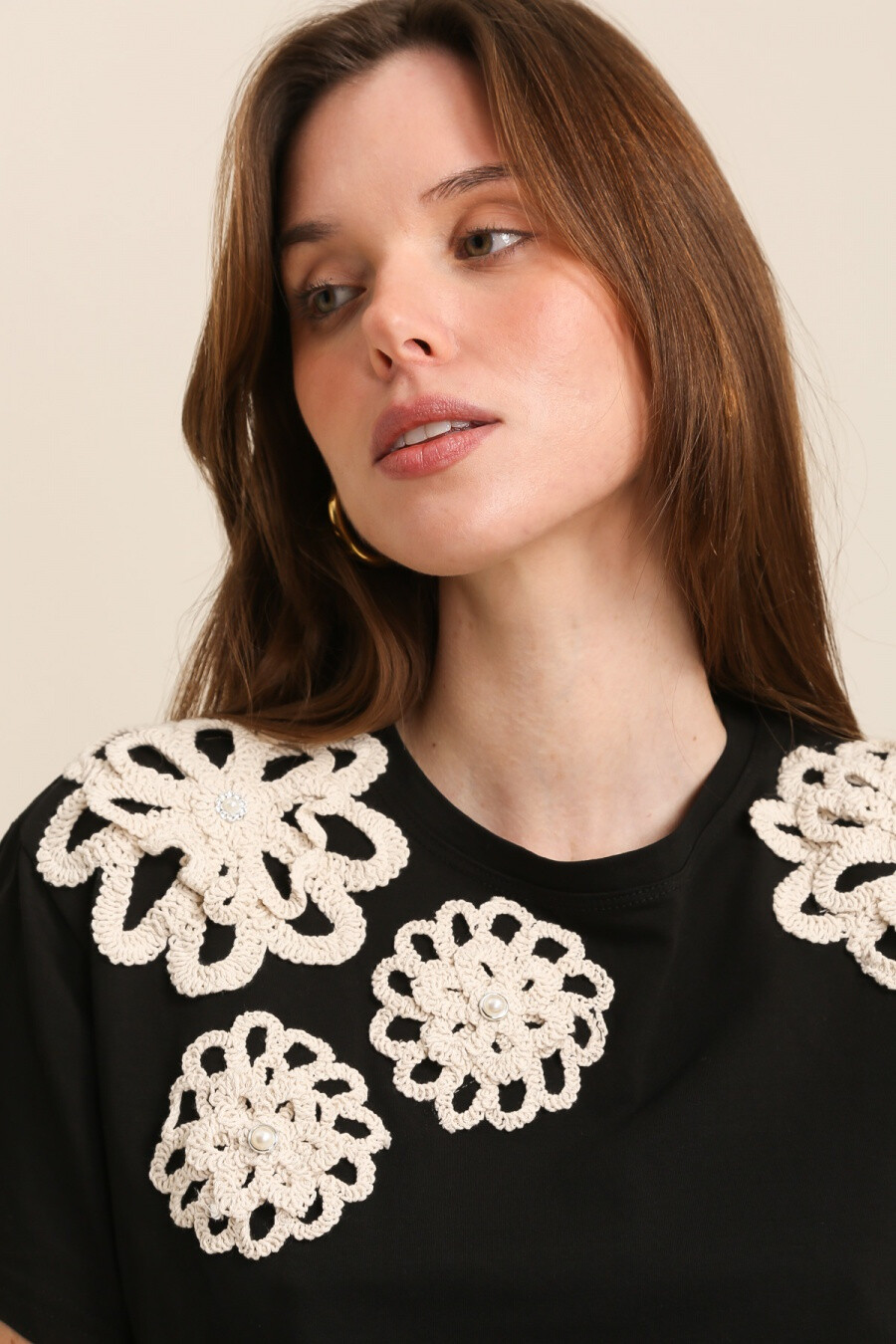 Grossiste J&H Fashion - T-shirt en coton avec fleurs en crochet et perles
