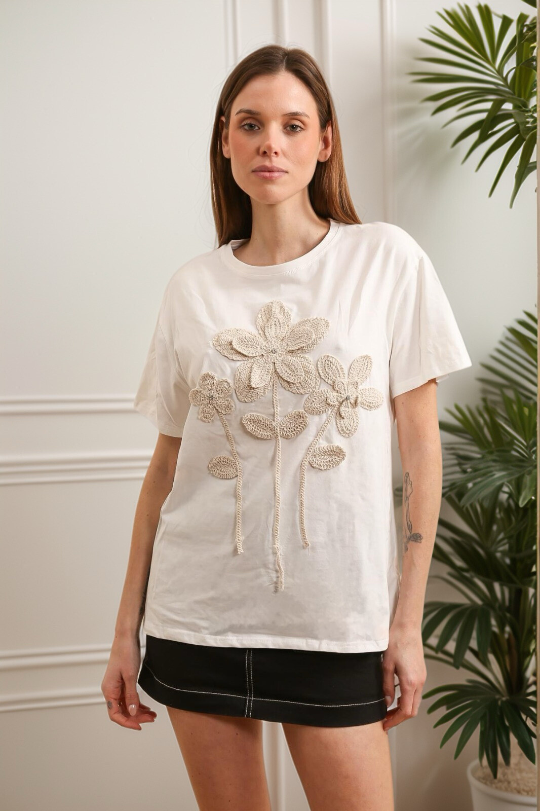 Wholesaler J&H Fashion - Cotton t-shirt with 3D relief and strap flow flower