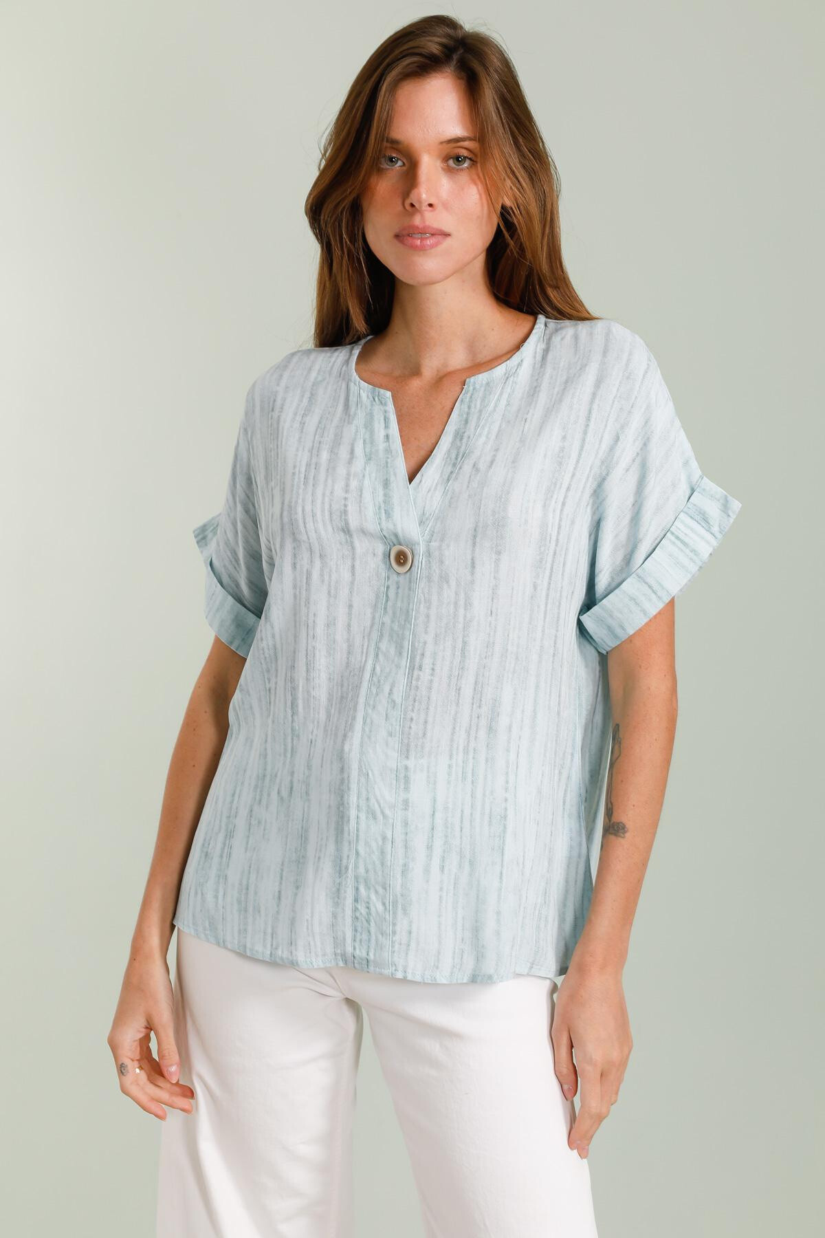 Grossista J&H Fashion - Manico corto superiore con pulsante di lino fluido, tessuto stampato