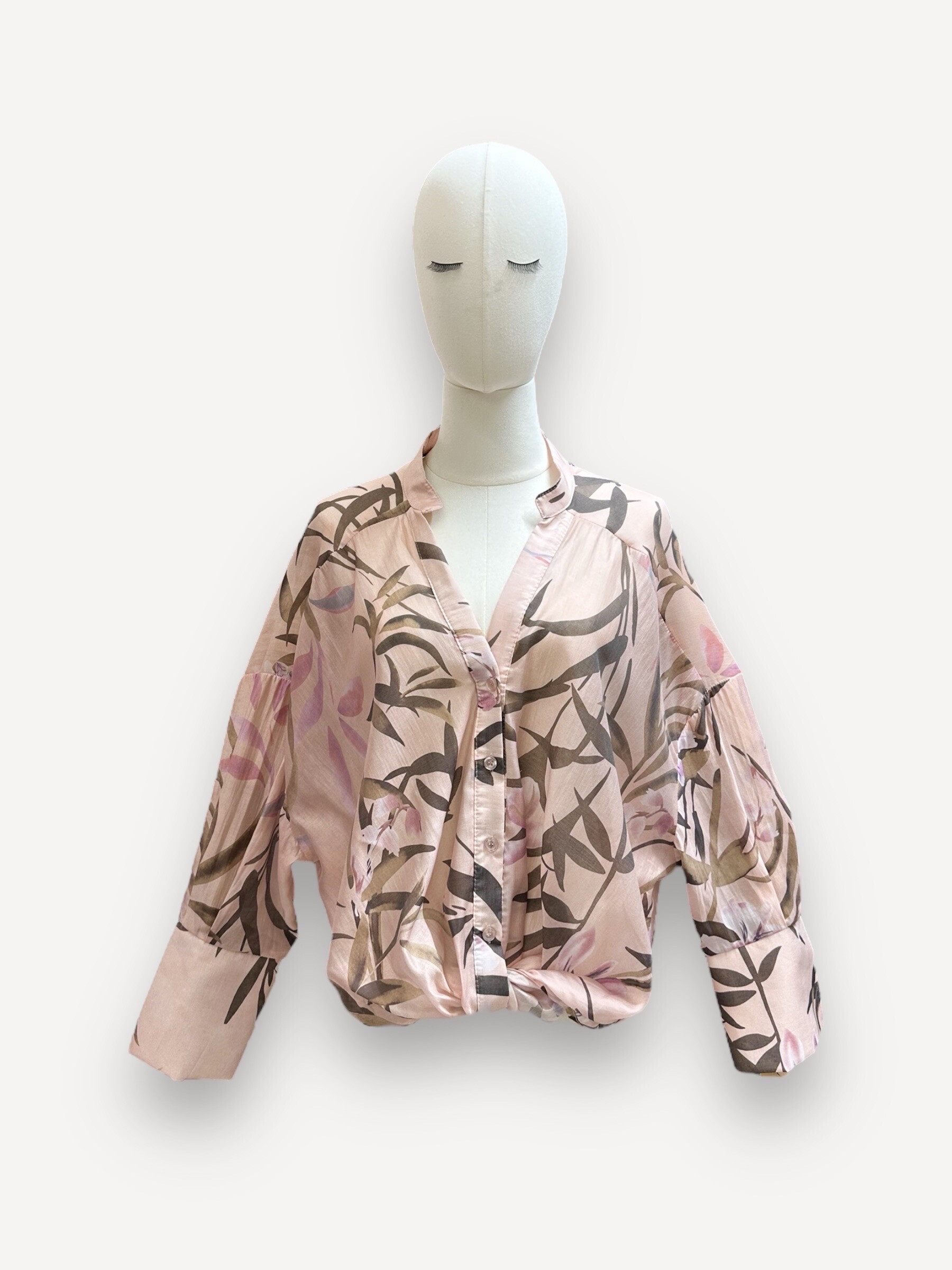 Wholesaler J&L - Lightweight Long Sleeve Blouse With Floral Print