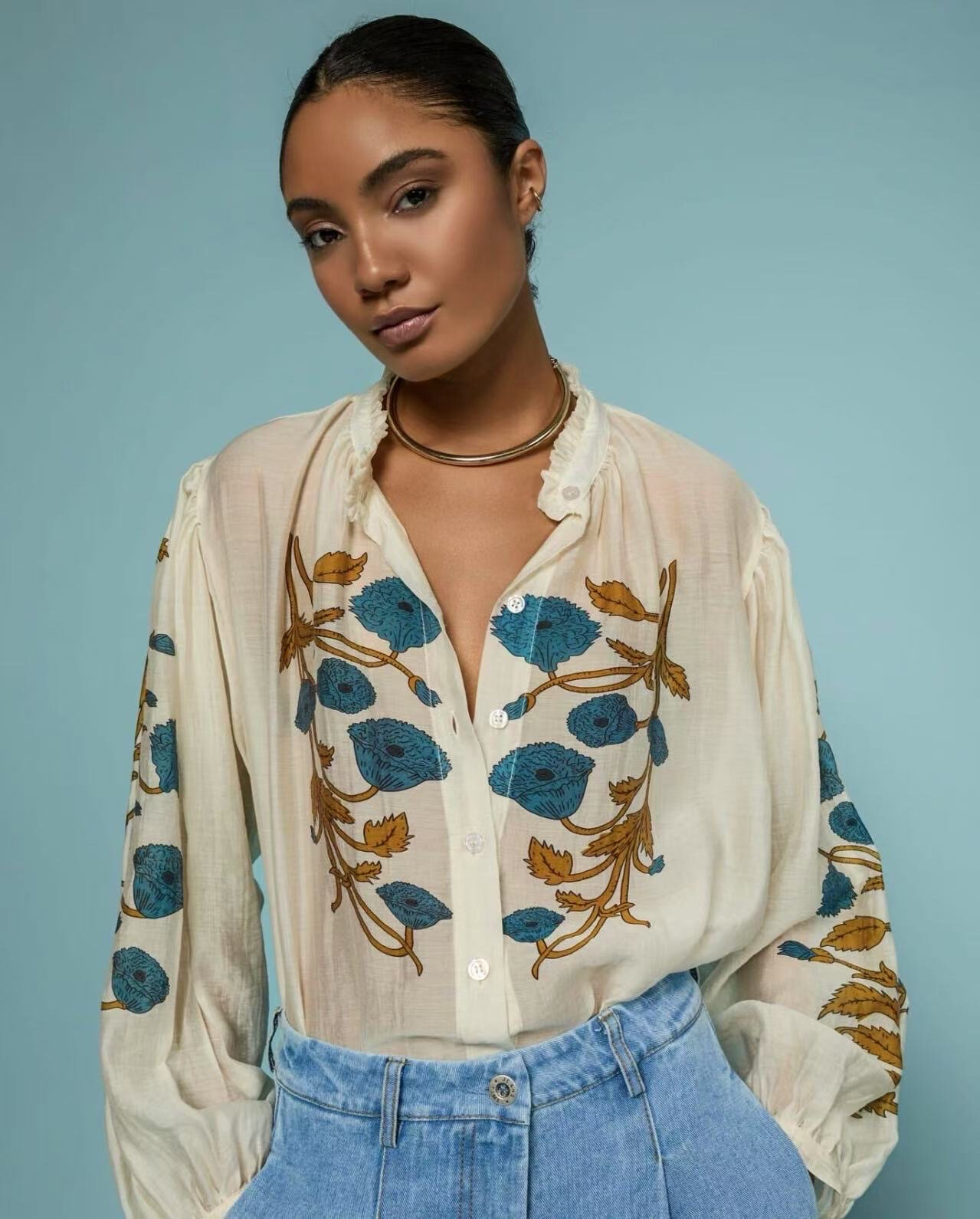 Wholesaler J&L - Light long sleeve blouse with symmetrical flowery pattern in lyocell