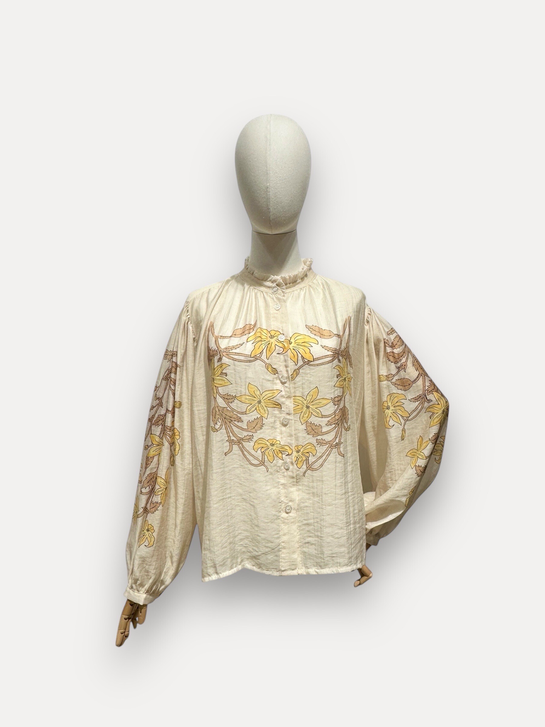 Großhändler J&L - Leichte Bluse mit langer Ärmel mit symmetrischem blumigen Muster in Lyocell