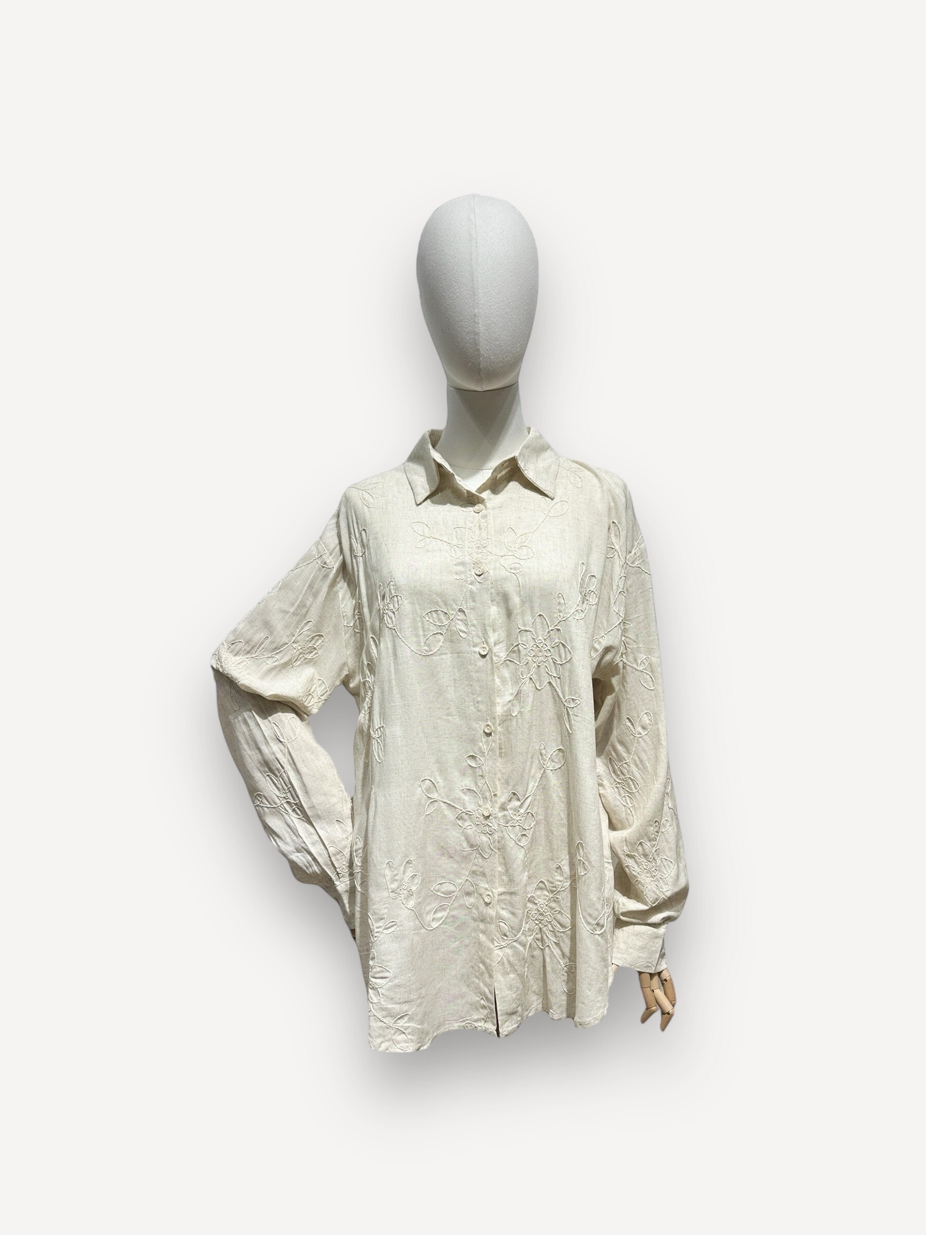 Wholesaler J&L - Long sleeve shirt with floral pattern embroidery