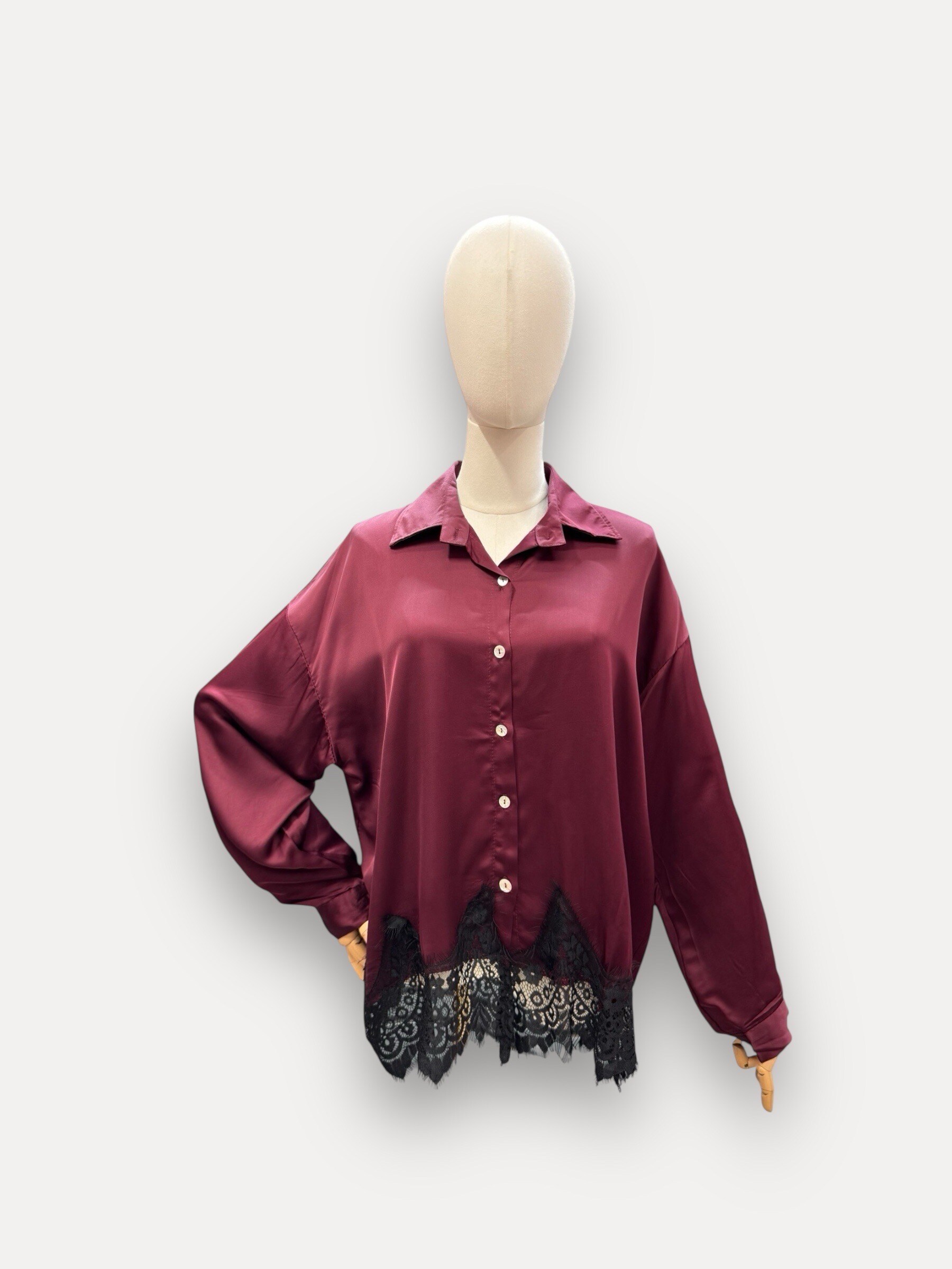 Grossista J&L - Camicia POLINA in Satin Fluido con Dettaglio in Pizzo
