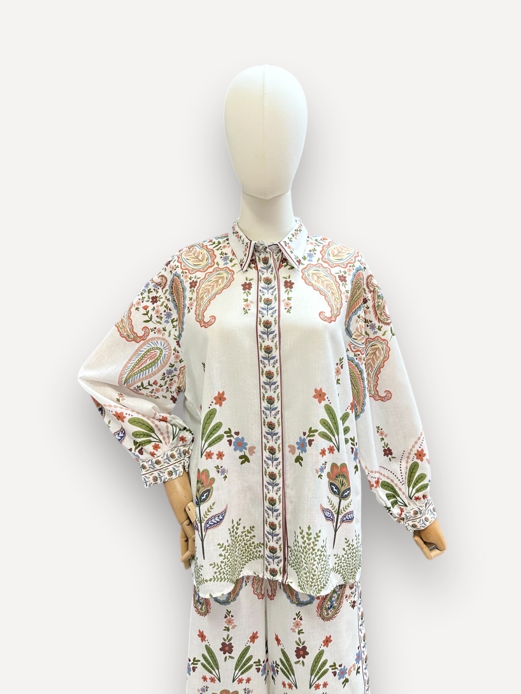 Grossiste J&L - Chemise À Manches Longues Effet Lin Avec Imprimée Cachemire Et Fleurs
