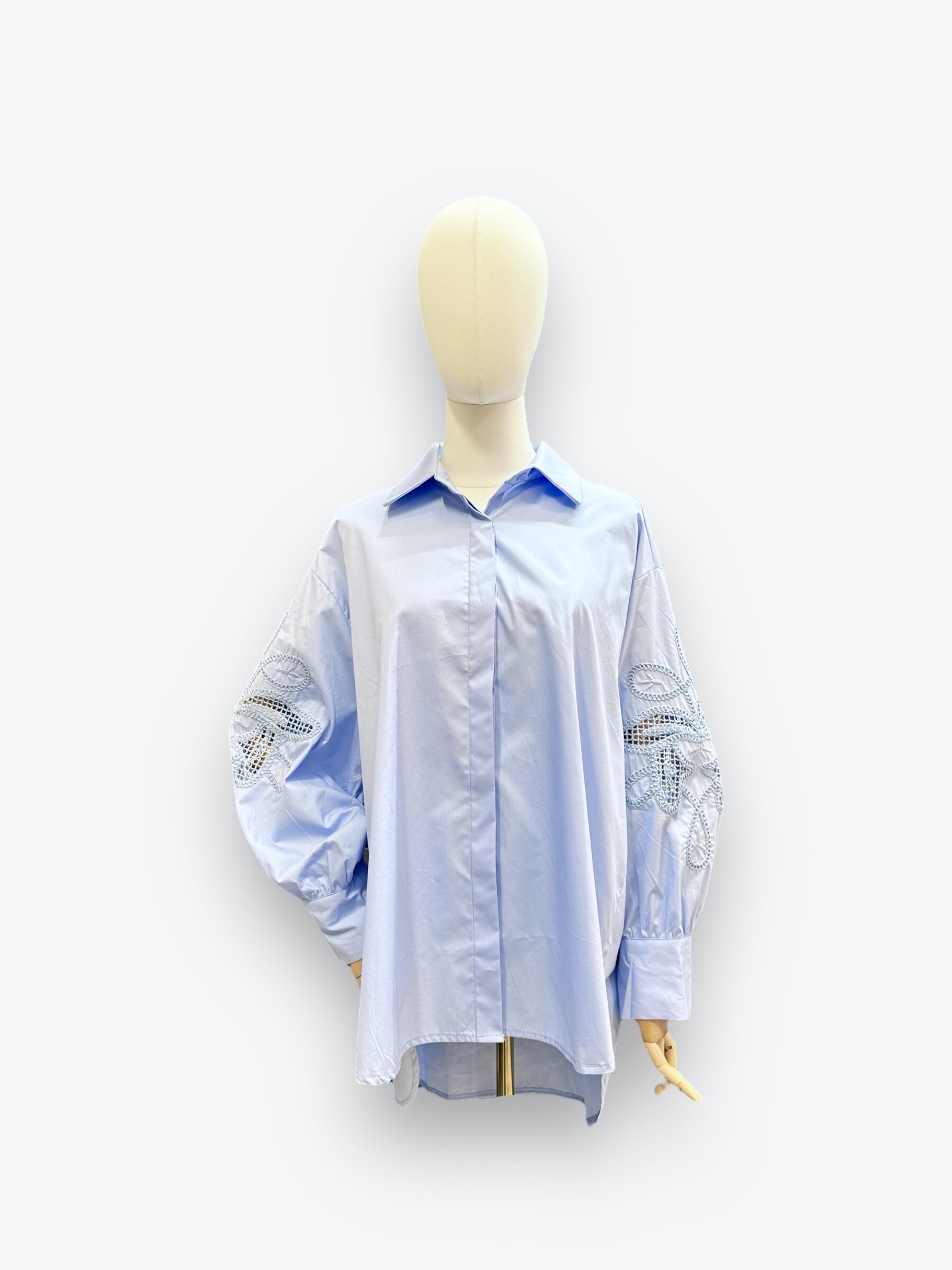 Wholesaler J&L - Long -sleeved shirt with embroidery