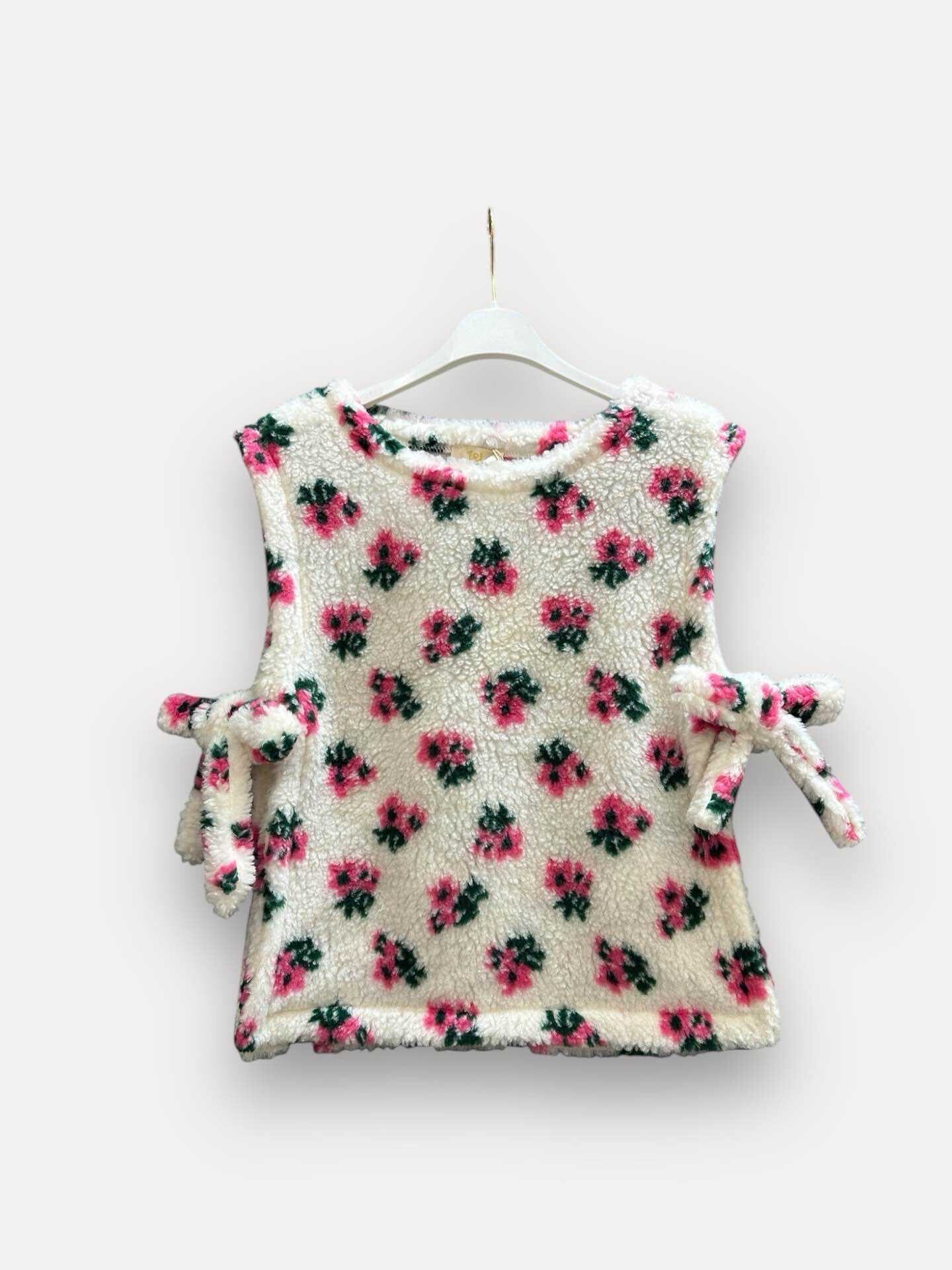 Wholesaler J&L - Sleeveless vest with teddy flowers