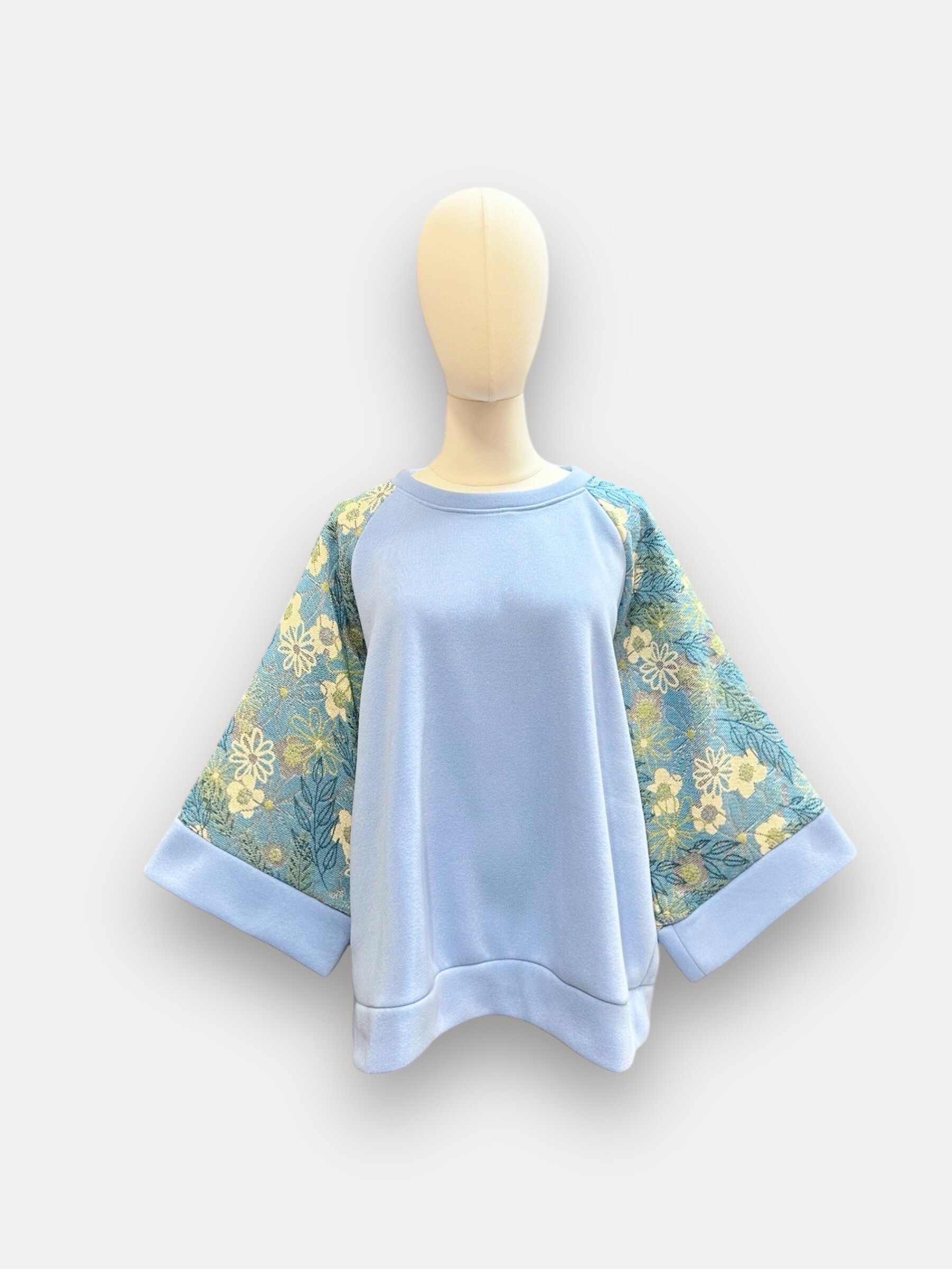 Wholesaler J&L - Long sleeve sweater with jacquard pattern