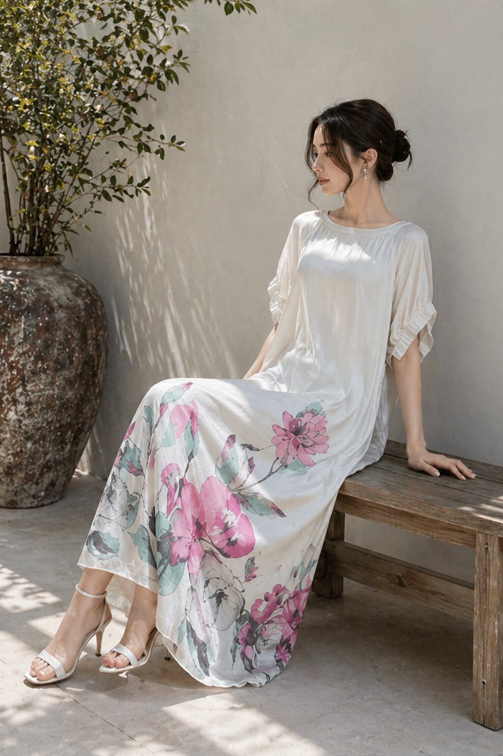 Großhändler J&L - Fließendes Langes Kleid mit Blumenmuster und Weiten Kurzen Ärmeln