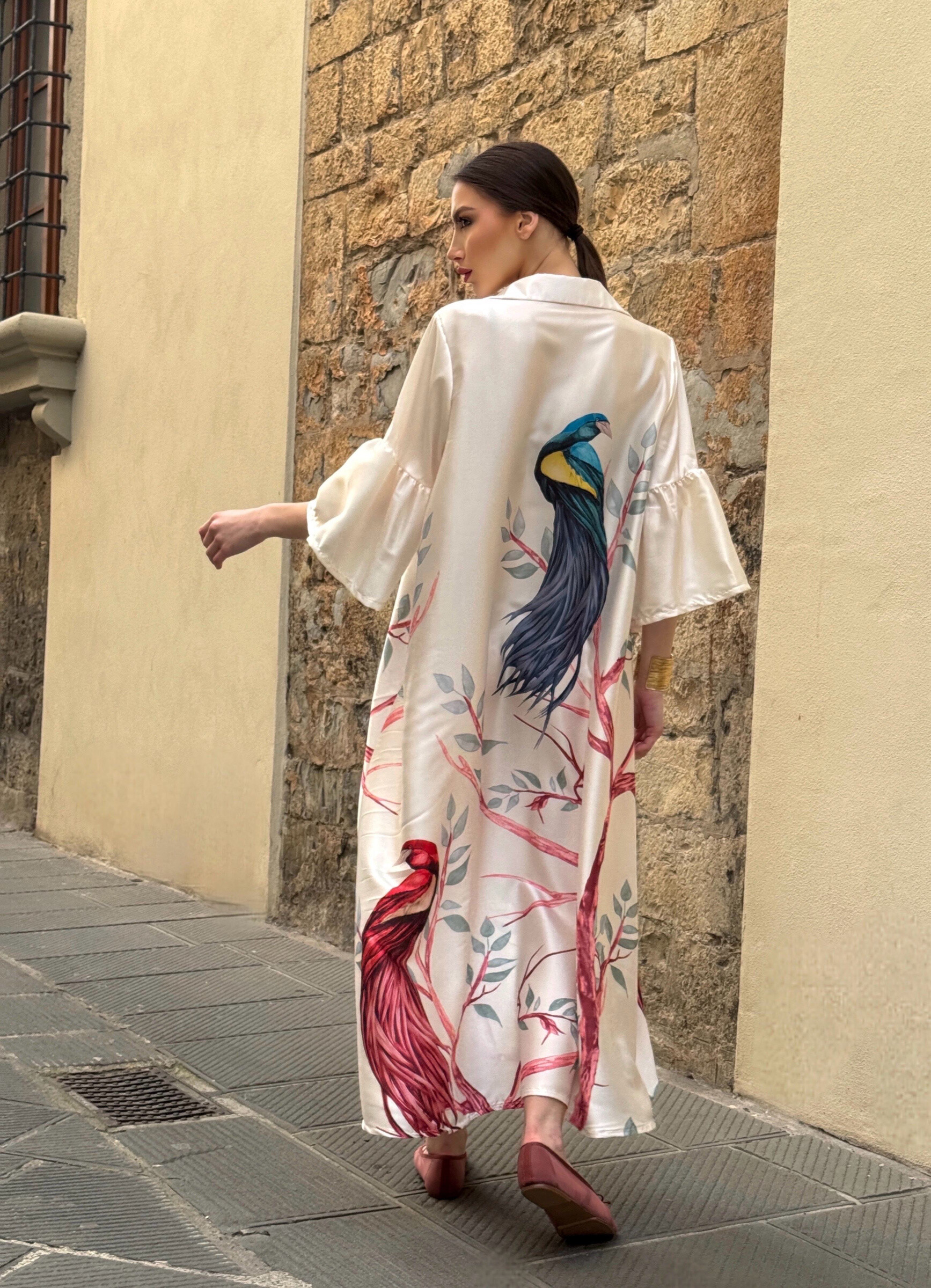 Mayorista J&L - Vestido de satén Maxi Harley con manga acampanada con estampado floral