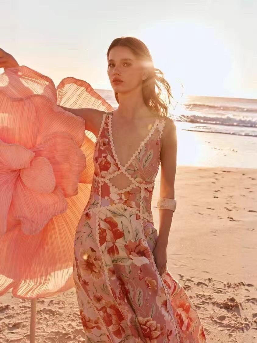 Mayorista J&L - Vestido Largo Floral con Escote de Encaje