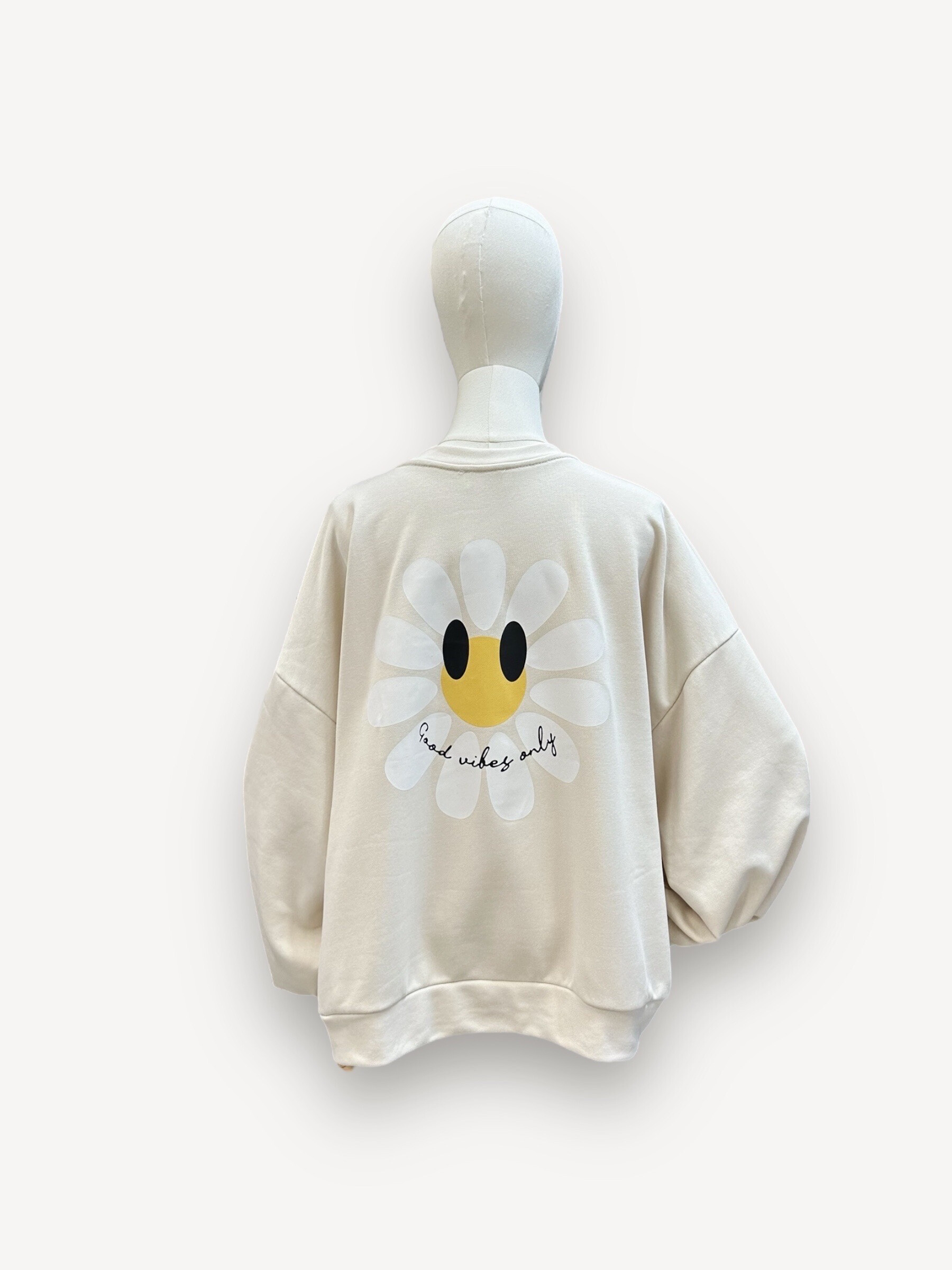 Wholesaler J&L - "Good vibes" long sleeve sweatshirt with Marguerite pattern