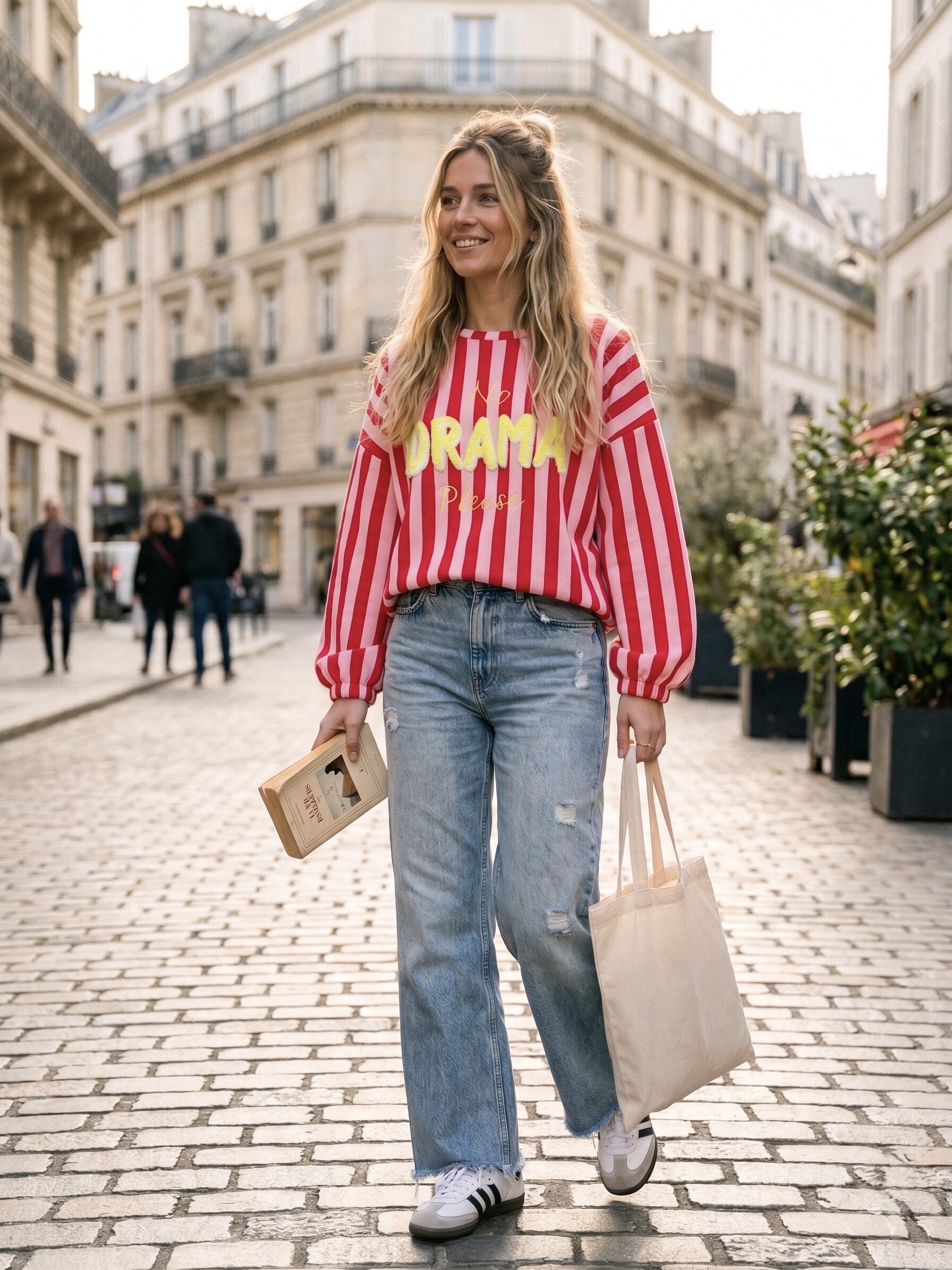 Großhändler J&L - Oversize-Sweatshirt mit Streifen, texturiertem Schriftzug und Puffärmeln