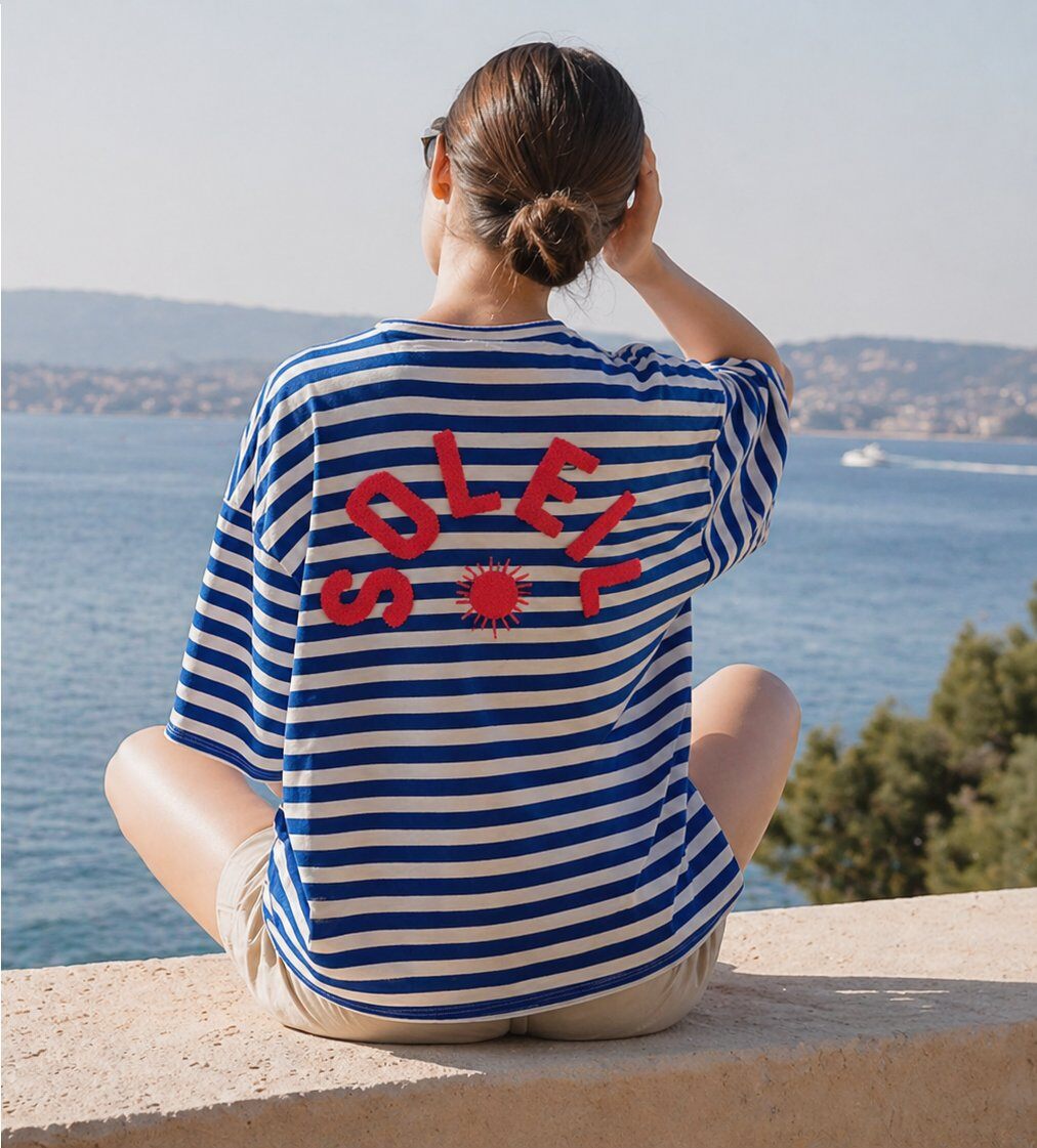 Großhändler J&L - Oversize T-Shirt mit Streifen und Rückseitigem Grafikdruck