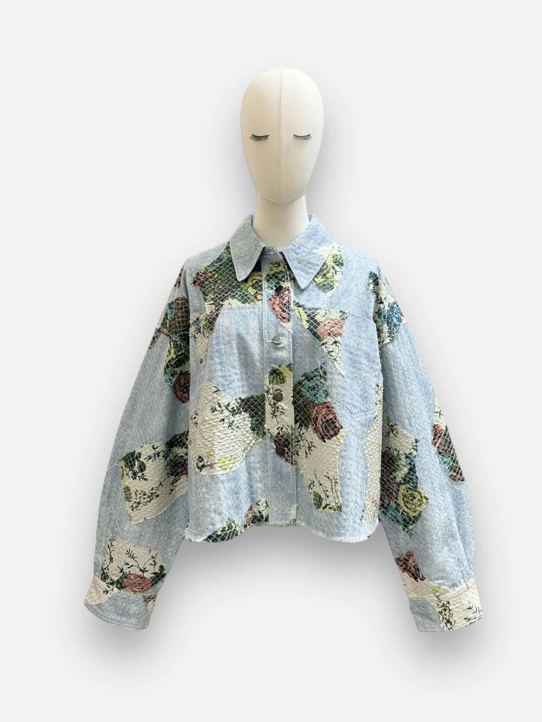 Wholesaler J&L - Short Patch Flower Print Long Sleeve Denim Jacket