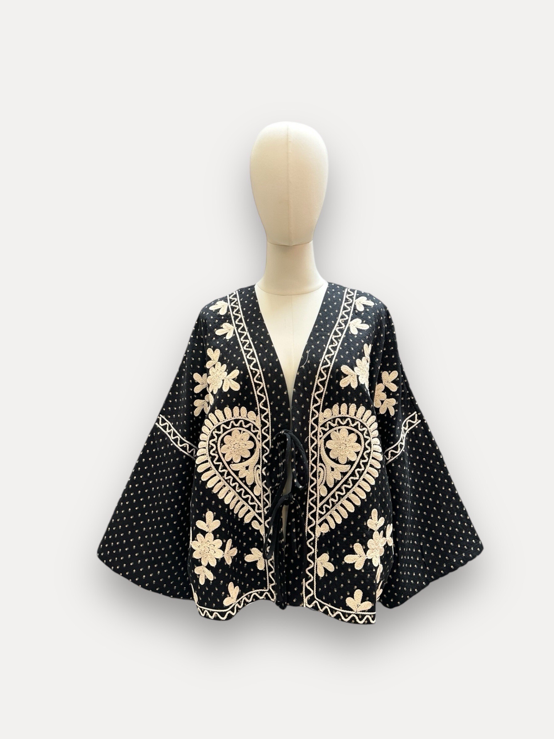 Wholesaler J&L - Embroidered Kimono-Style Open Long-Sleeved Jacket