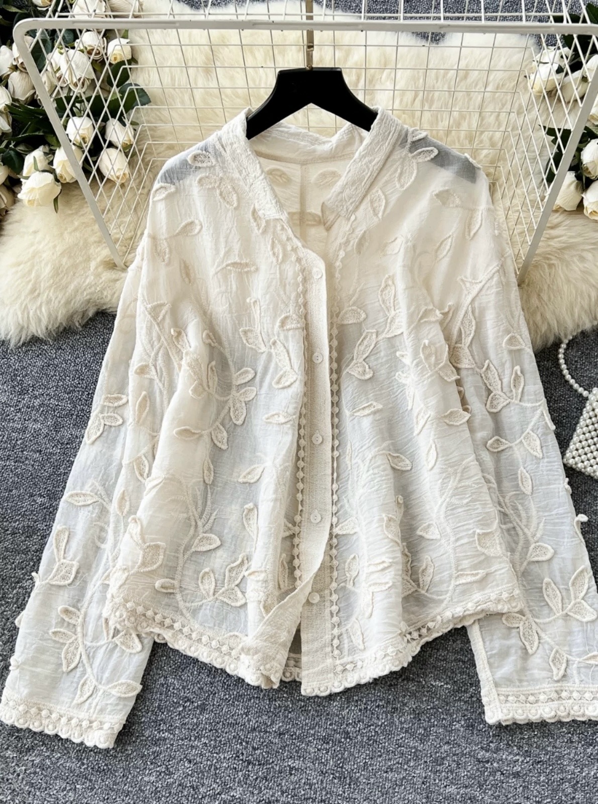 Wholesaler J MODA - Vintage Floral Lace Blouse