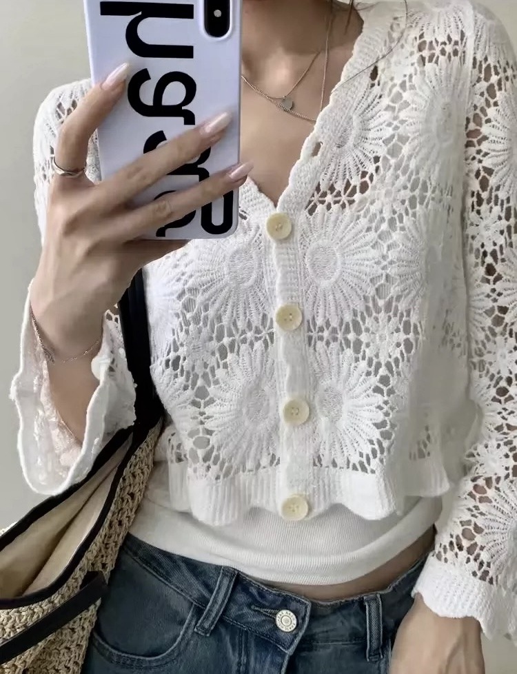 Wholesaler J MODA - Embroidered open-front short cardigan