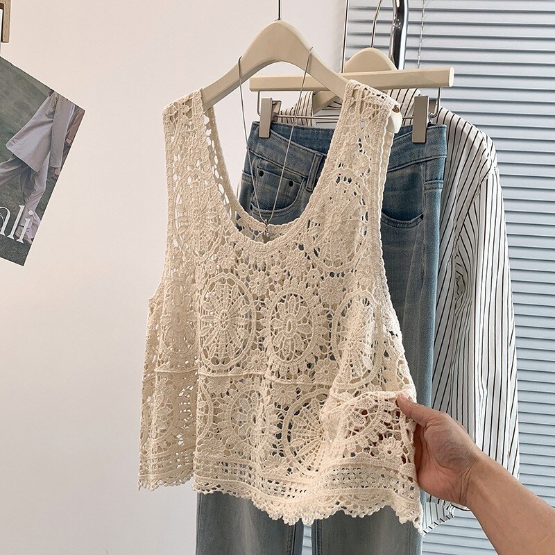 Mayorista J MODA - Top Crop Boho Mandala en Macramé – El Toque Romántico de Tu Verano