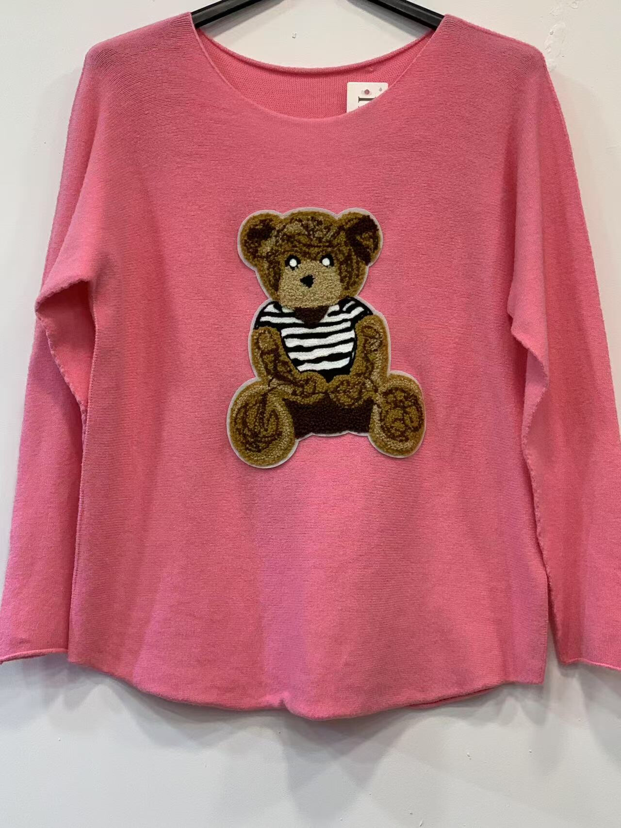 Wholesaler J & MY - Sweater With Bear Print