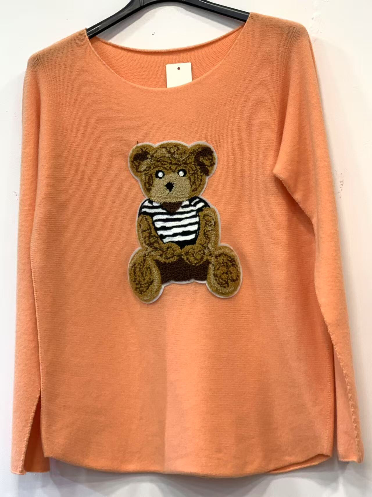 Wholesaler J & MY - Sweater With Bear Print