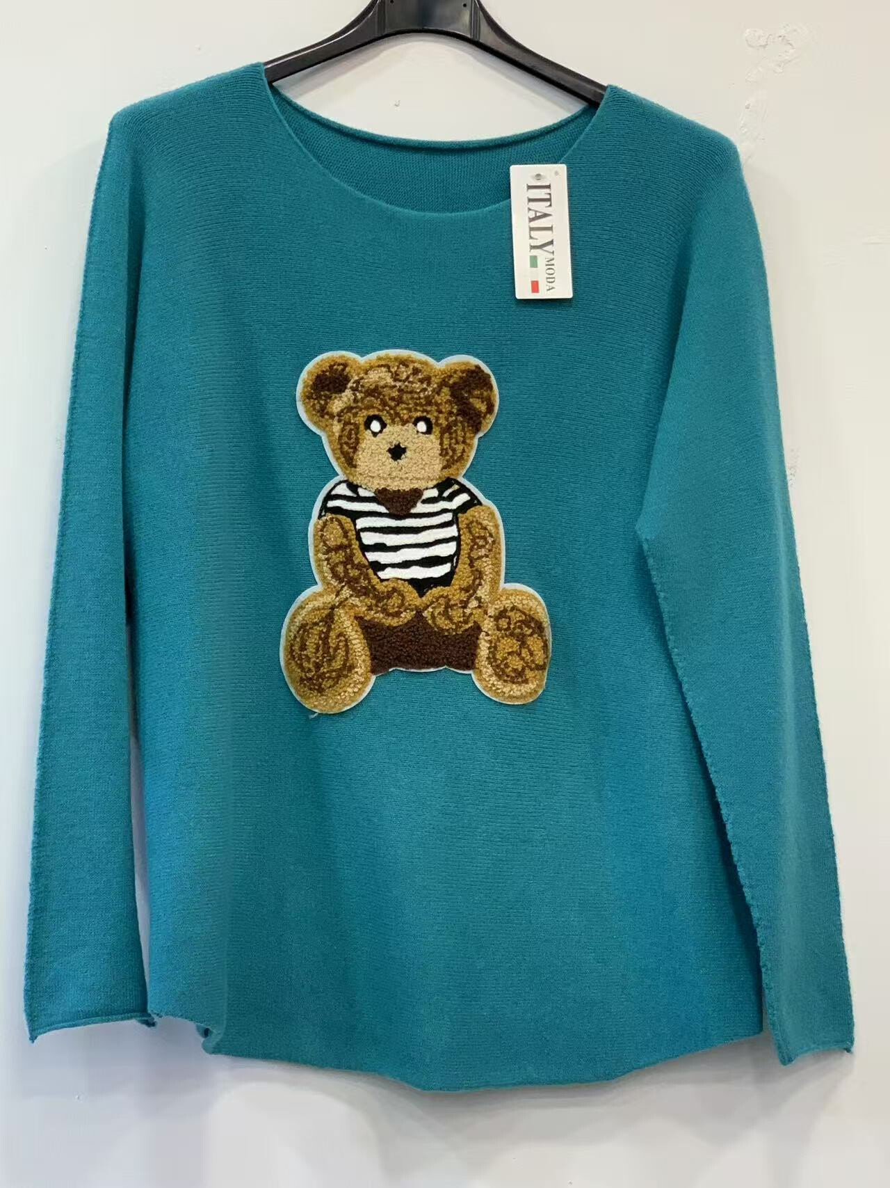 Wholesaler J & MY - Sweater With Bear Print