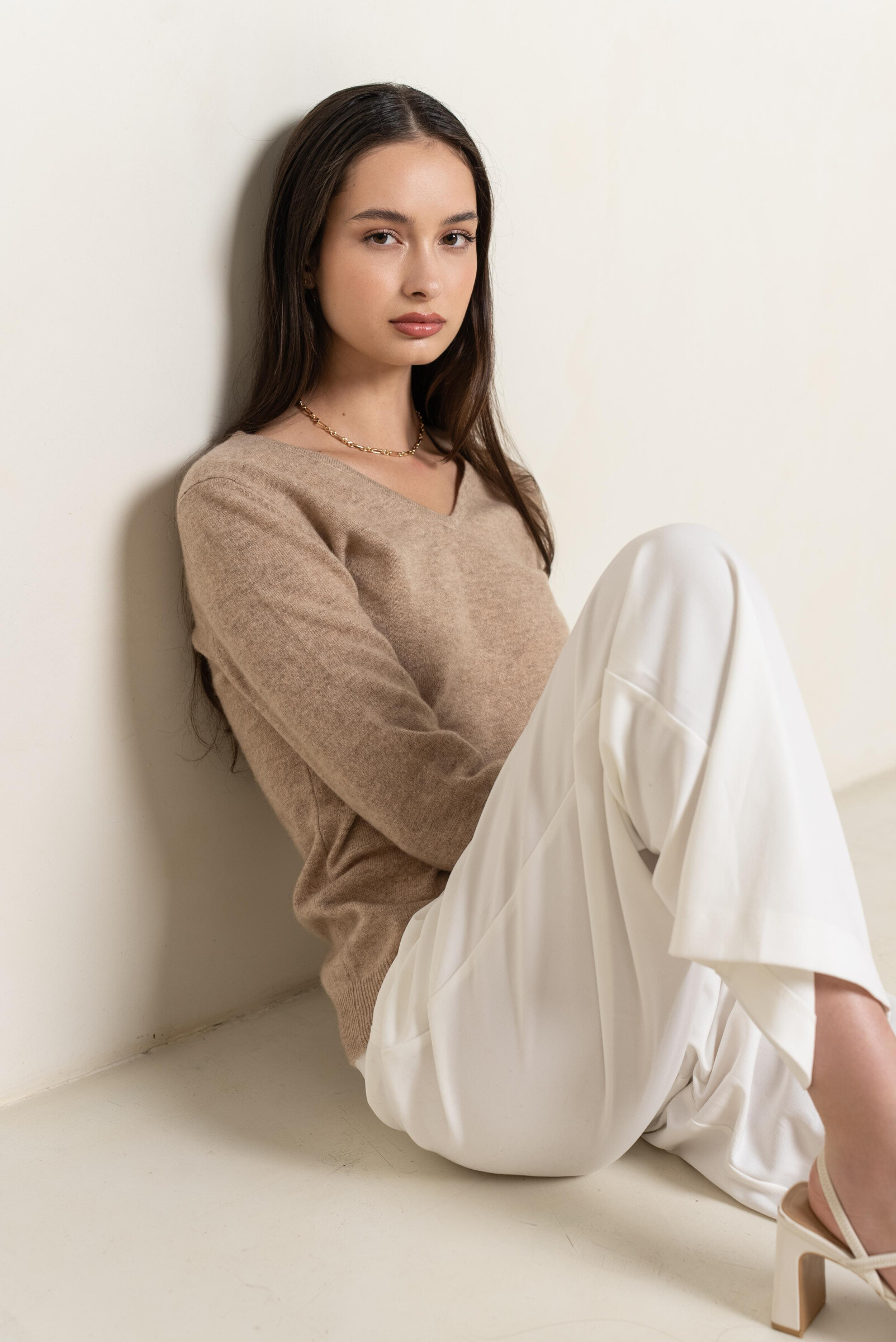 Grossiste J&W Paris - Pull col V en cachemire