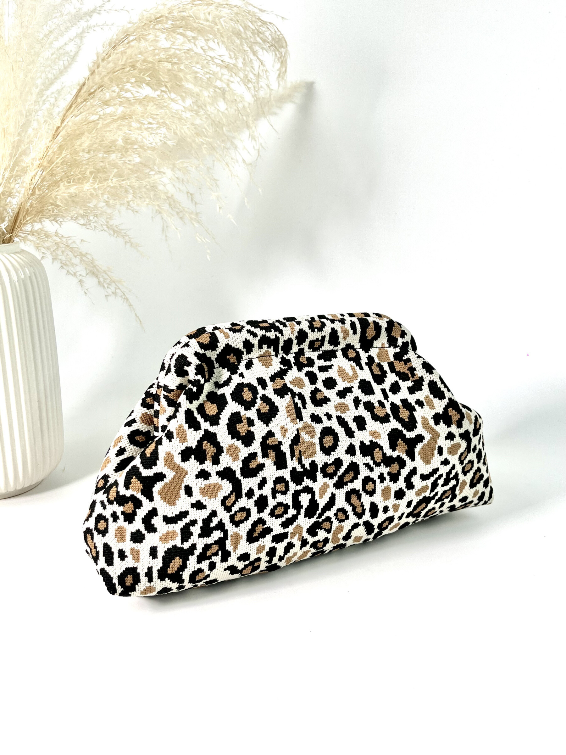 Grossista Jade&Clarisse - Grande custodia chic chic con chiusura magnetica "Kiss Kiss"