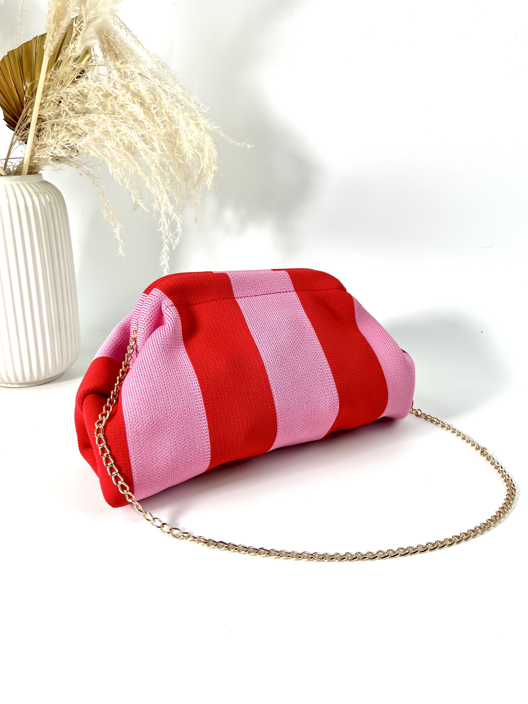 Wholesaler Jade&Clarisse - Large chic chic case with magnetic closure "kiss kiss"
