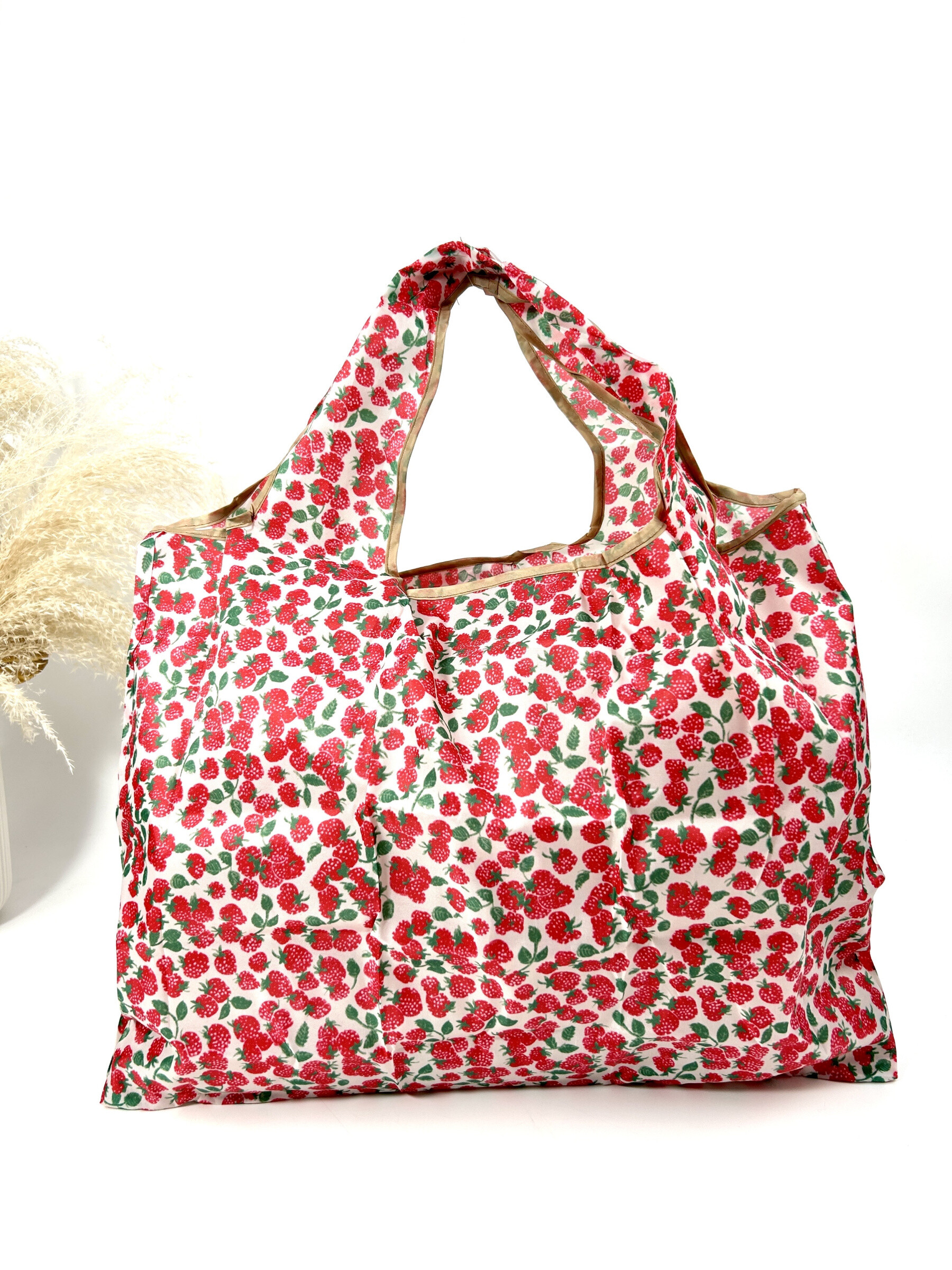 Wholesaler Jade&Clarisse - Foldable and waterproof Small Strawberries Bag