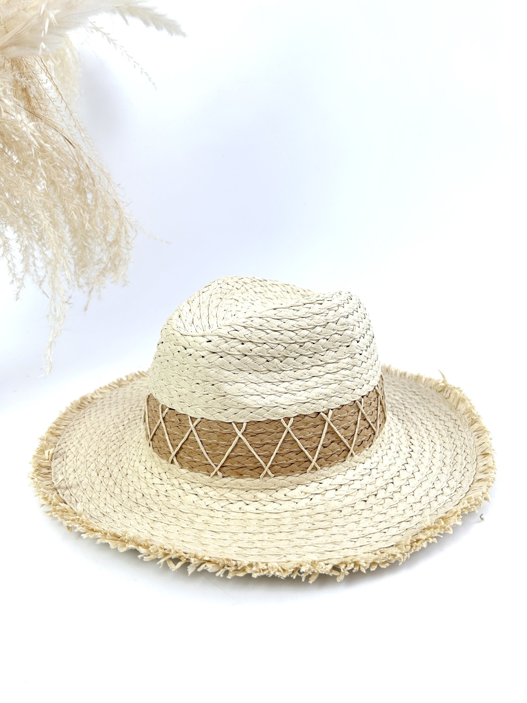 Grossiste Jade&Clarisse - CHAPEAU BOHÈME EN PAPIER TRESSÉ STYLE PETITES FRANGES