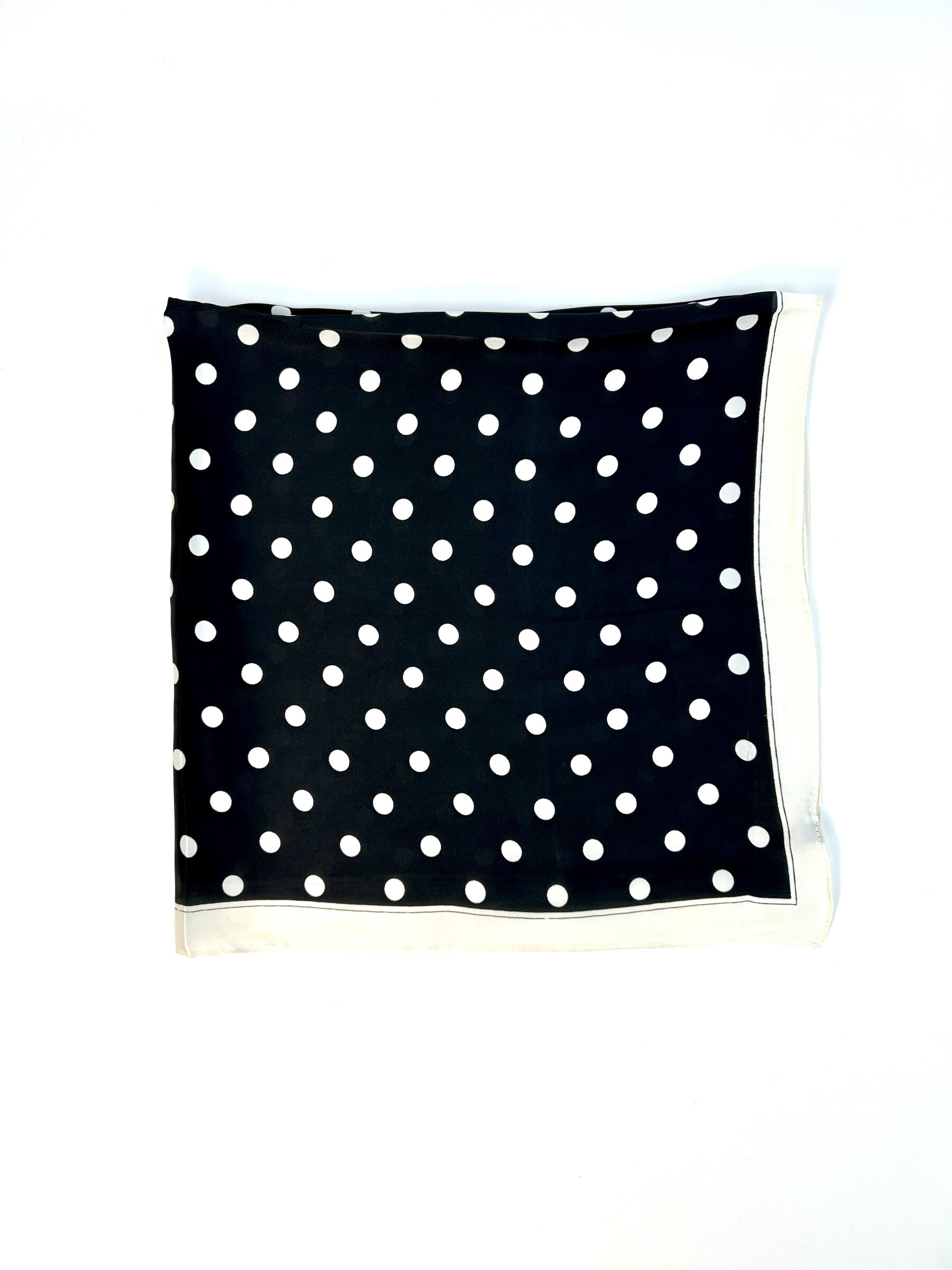 Wholesaler Jade&Clarisse - Luxury square with black polka dot