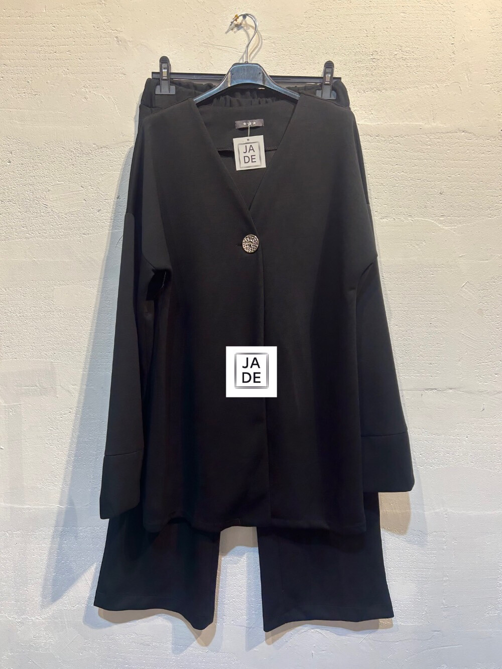 Wholesaler JADE - jade golden button jacket set