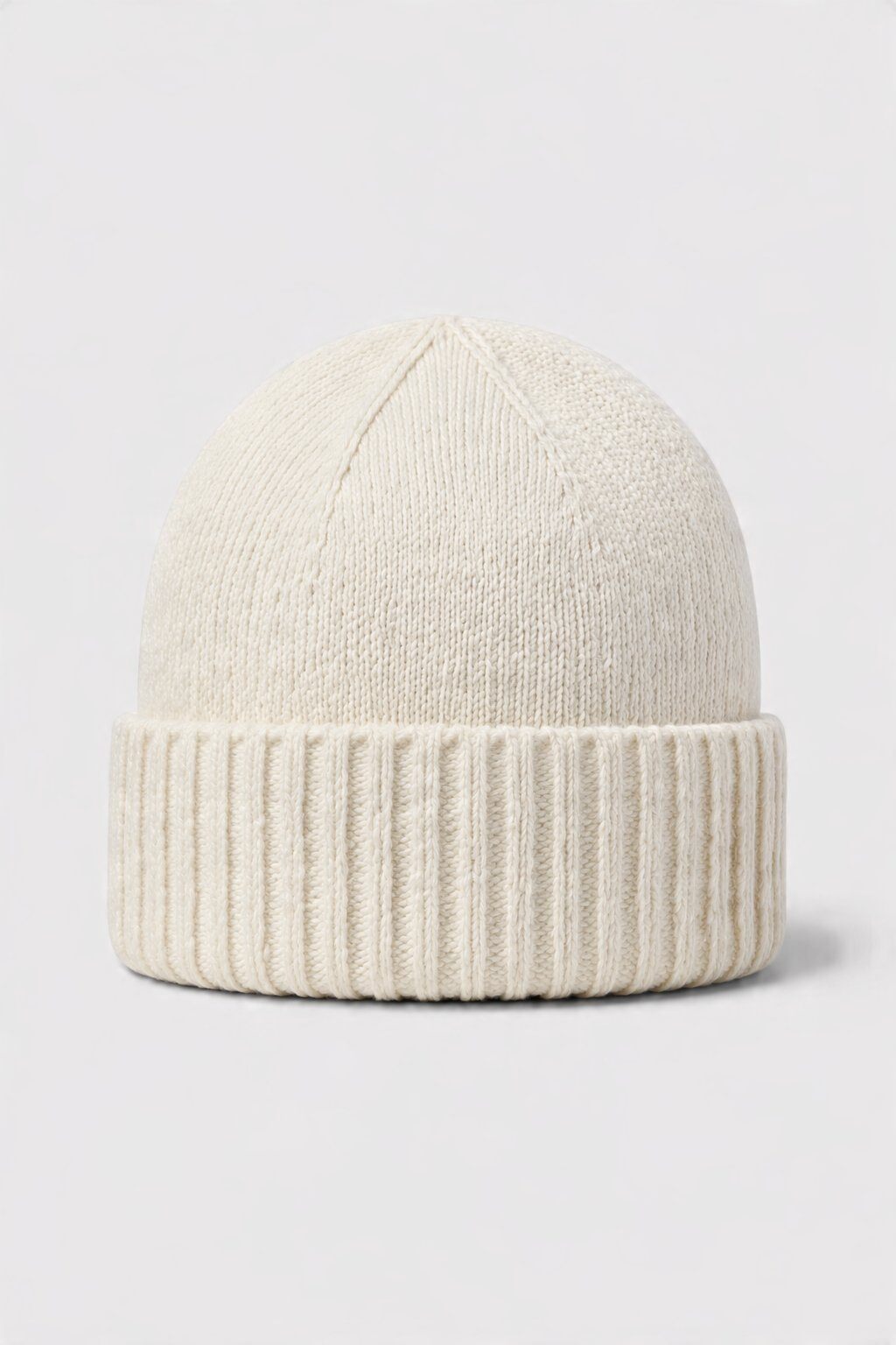 Großhändler JAMILLA - Strickmütze mit breitem geripptem Umschlag und minimalistischem Design