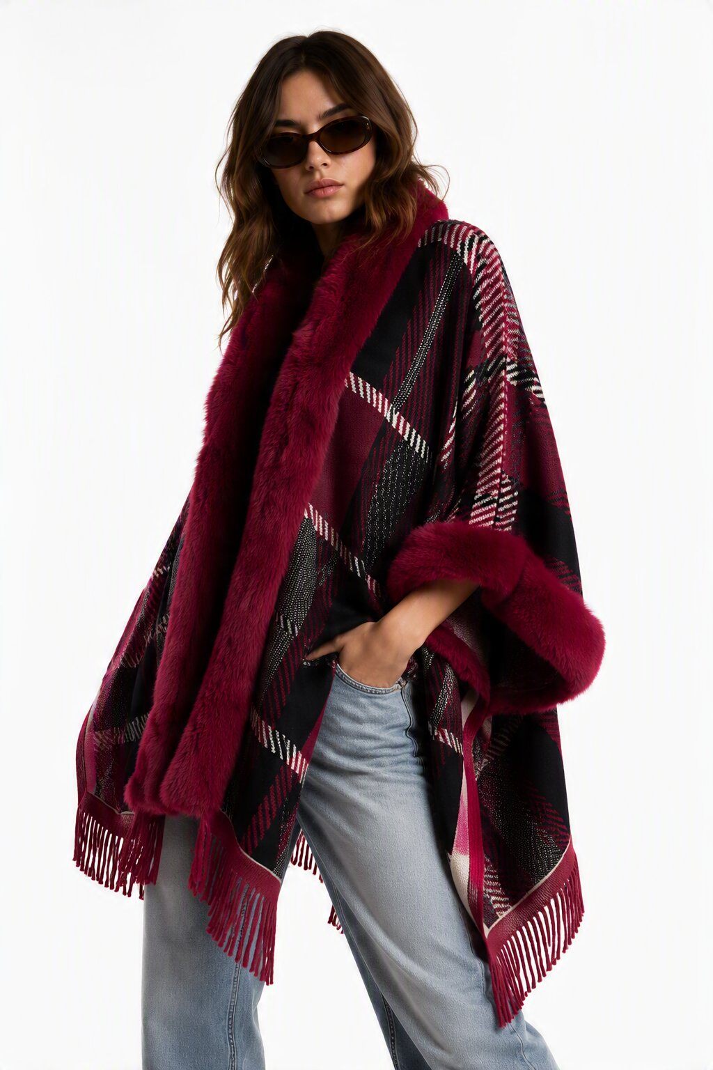Grossista JAMILLA - Mantella Cardigan Aperta a Quadri Tartan con Eco-Pelliccia e Frange