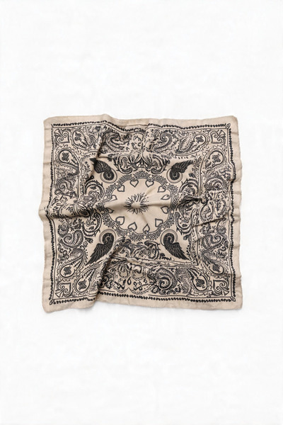 Großhändler JAMILLA - Quadratisches Tuch aus weichem und fließendem Stoff mit ethnischem Paisley-Muster und zentralem Rosettenmotiv Großhändler JAMILLA - Quadratisches Tuch aus weichem und fließendem Stoff mit ethnischem Paisley-Muster und zentralem Rosettenmotiv