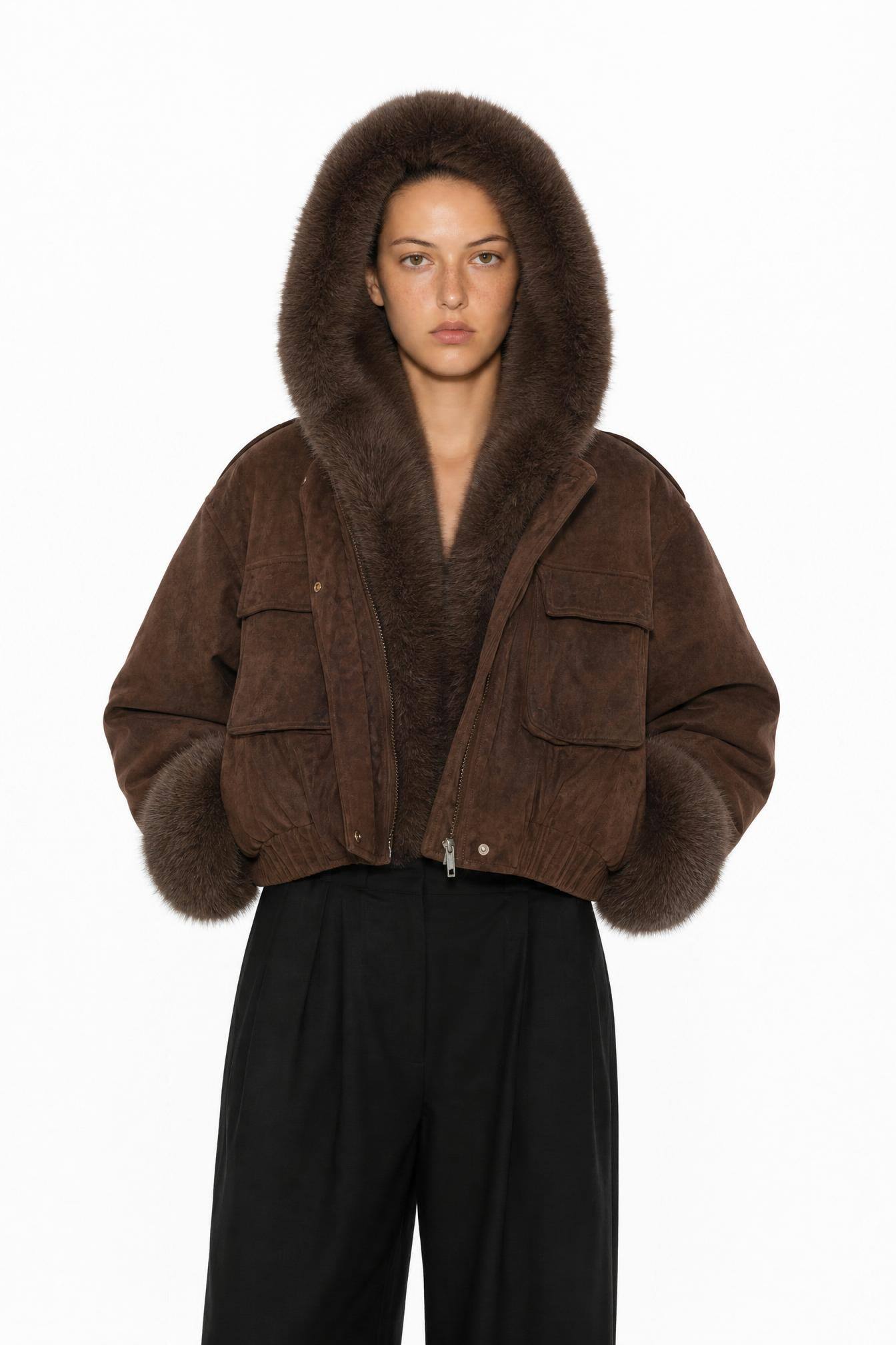 Grossiste JAMILLA - Manteau Court en Daim avec Capuche et Poignets en Fausse Fourrure