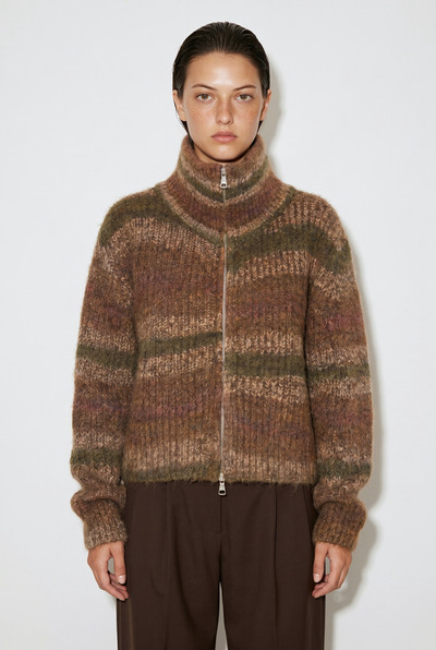 Grossista JAMILLA - Maglione Giacca in Maglia Fiammata Sfumata a Coste con Cerniera Doppio Cursore Nomi di Stile e Trend Grossista JAMILLA - Maglione Giacca in Maglia Fiammata Sfumata a Coste con Cerniera Doppio Cursore Nomi di Stile e Trend