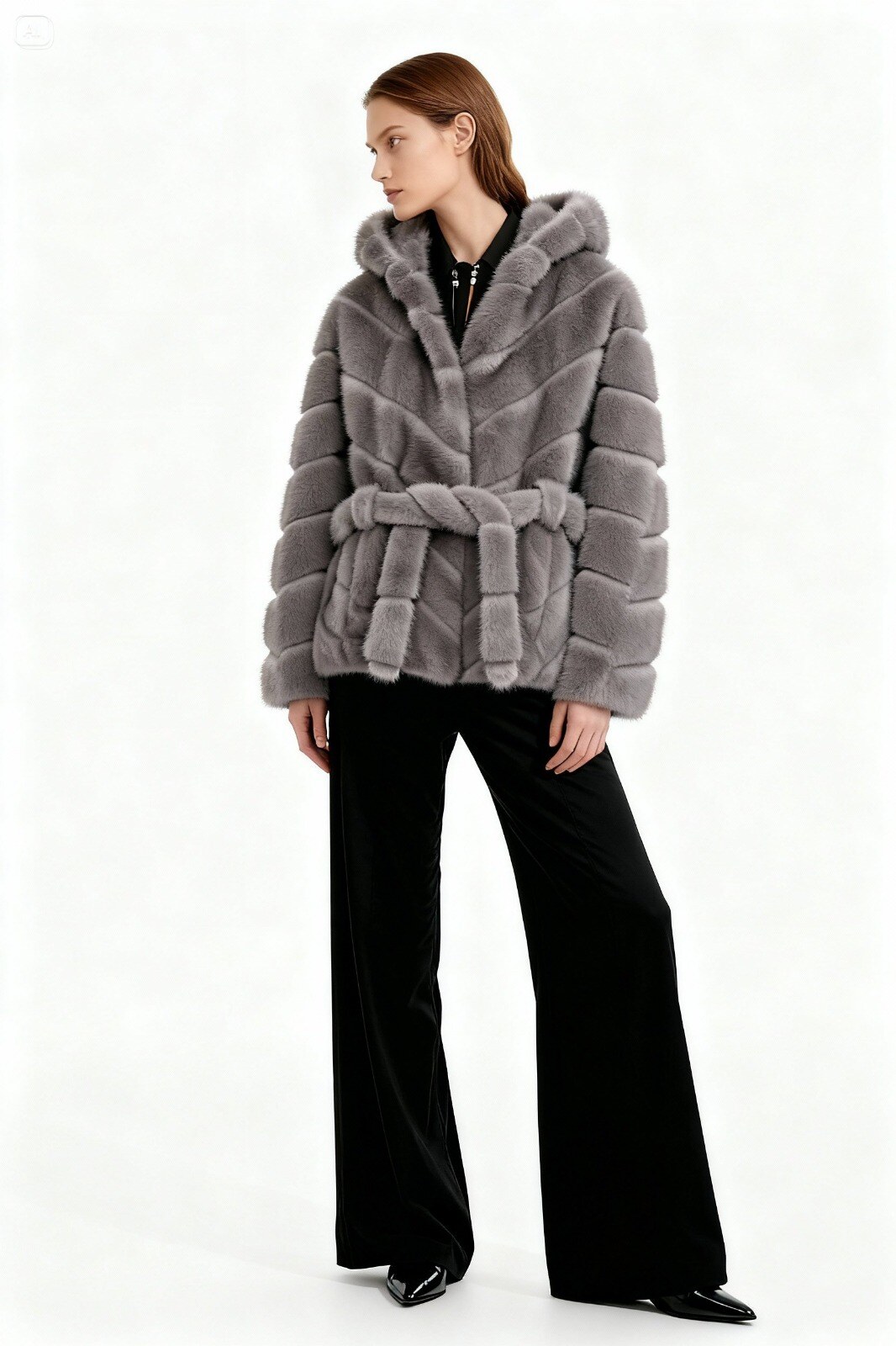 Grossiste Jamilla - Veste en fausse fourrure avec ceinture et capuche