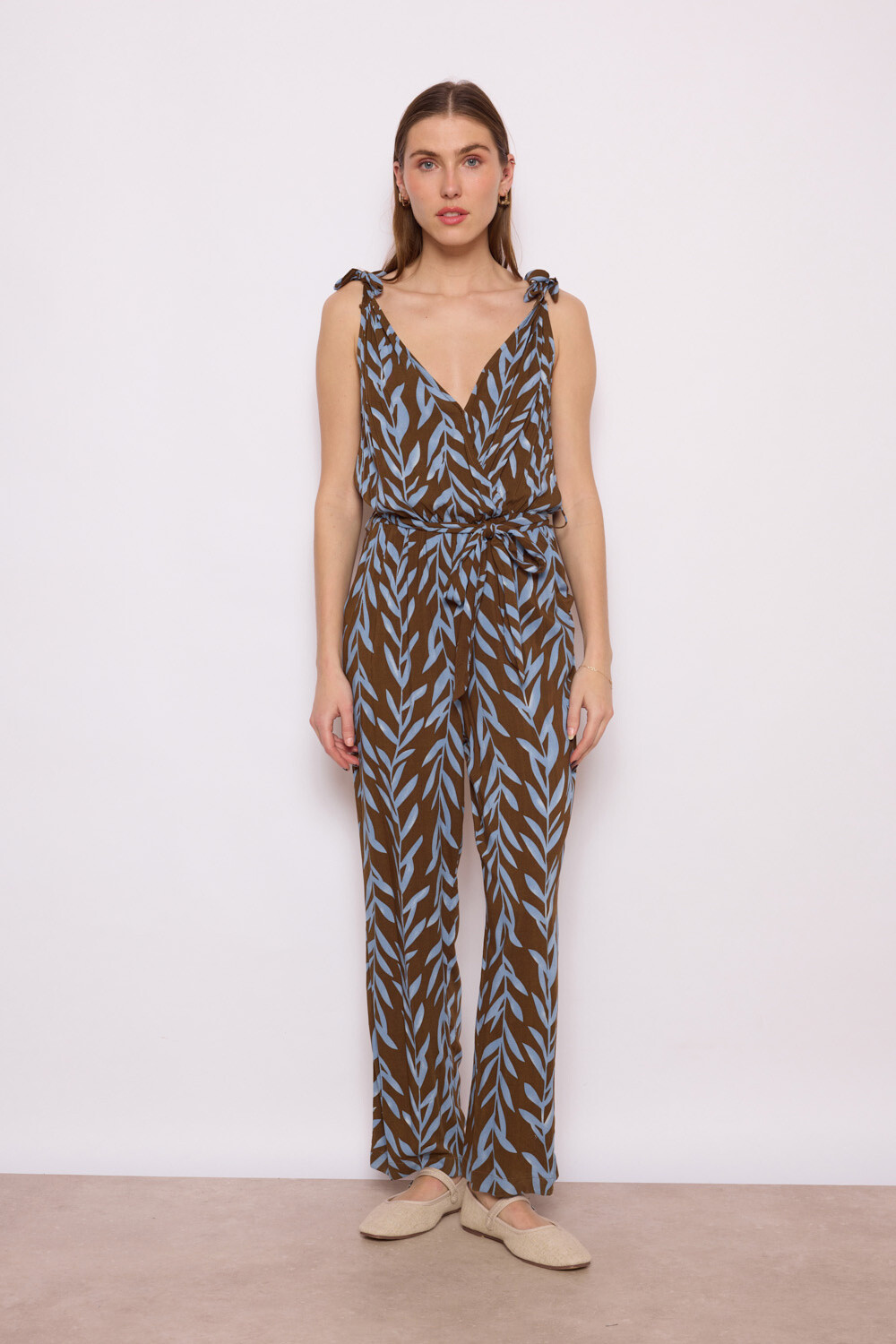 Wholesaler JCL Paris - Floral jumpsuit, ties on the shoulders, belt, side pockets
