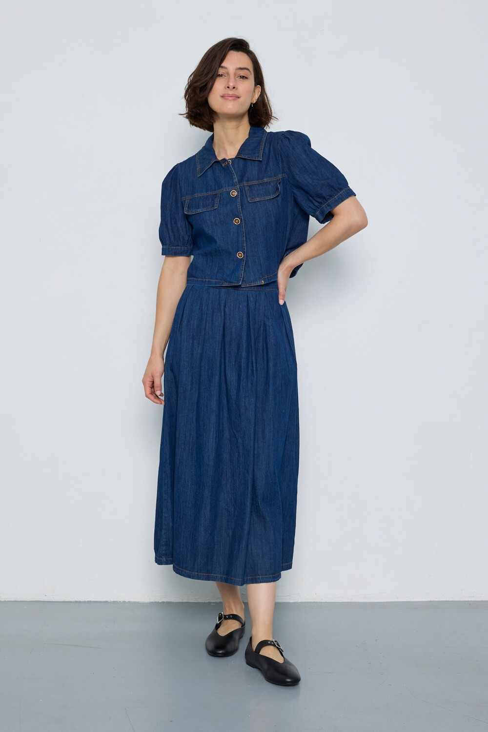 Grossiste JCL Paris - Ensemble en denim avec haut boutonné et jupe longue