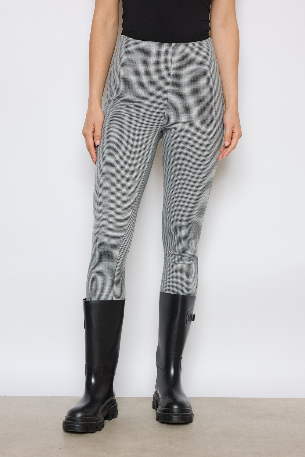 Wholesaler JCL Paris - Houndstooth-patterned fitted legging pants with elegant cut