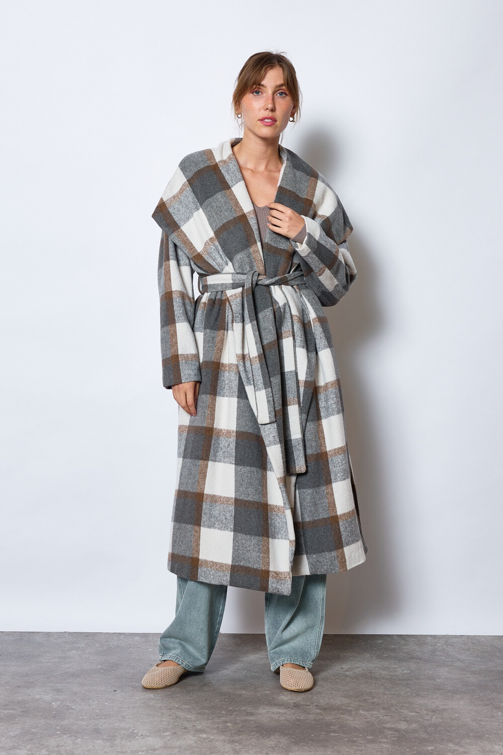 Grossiste JCL Paris - Manteau à carreaux avec ceinture