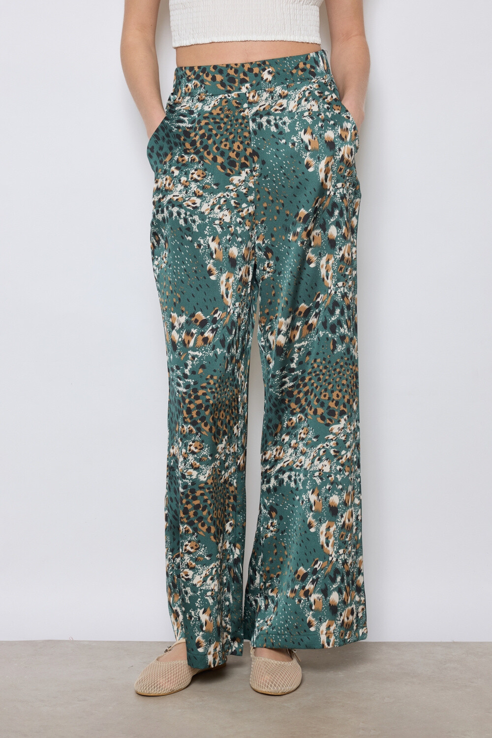 Grossiste JCL Paris - Pantalon en satin à imprimé animalier